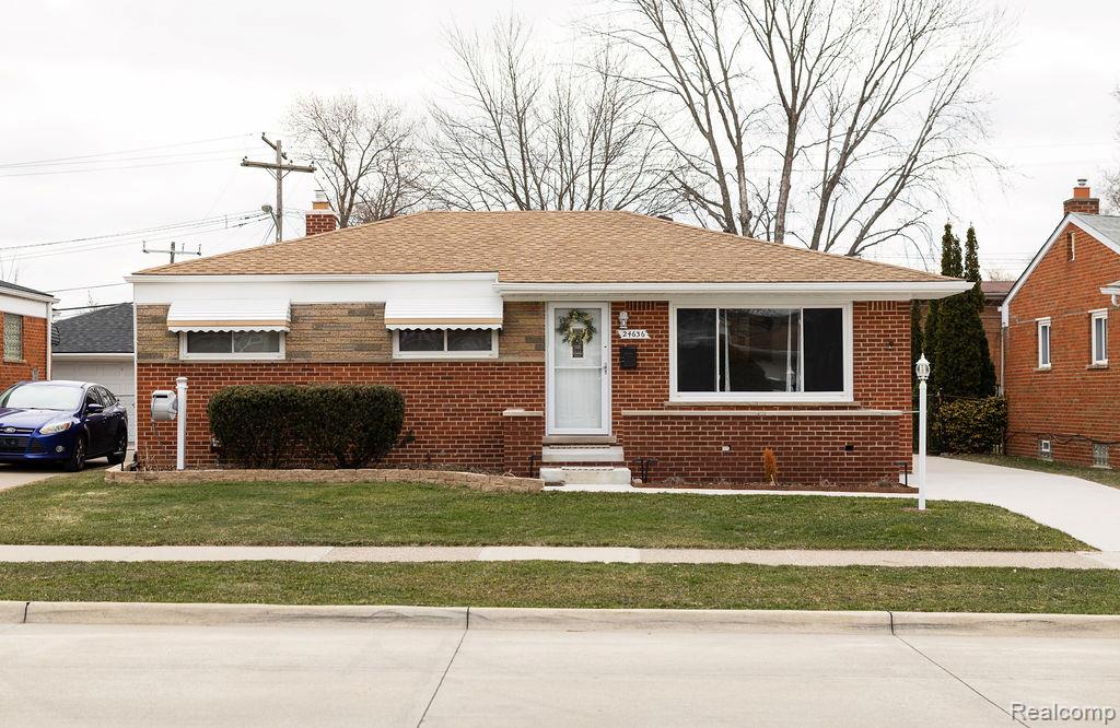 24636, Almond, Eastpointe, Michigan, 48021