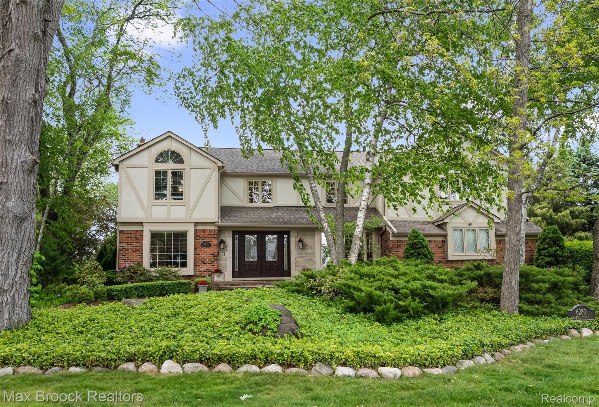 6280, Dakota, Bloomfield Hills, Michigan, 48301