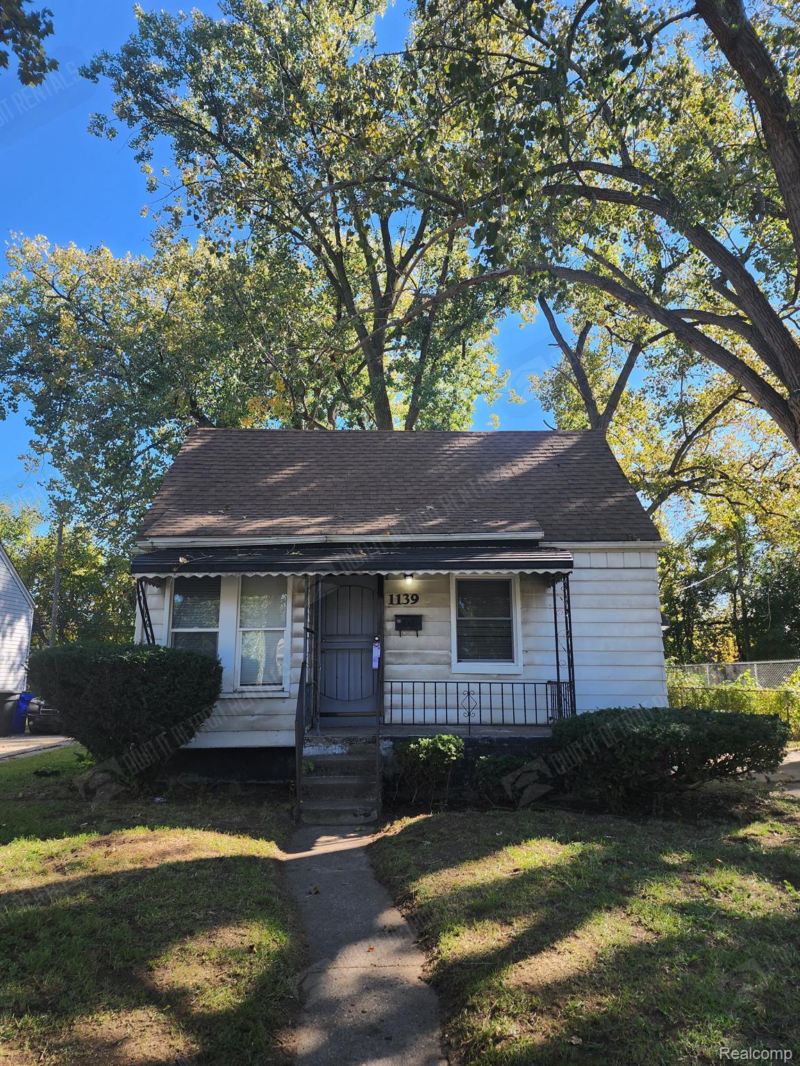1139, BASSETT, Detroit, Michigan, 48217