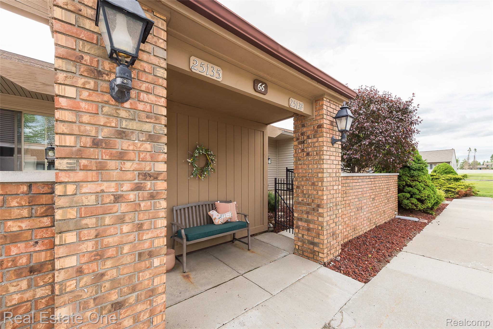 25137, Jefferson, #4, South Lyon, Michigan, 48178