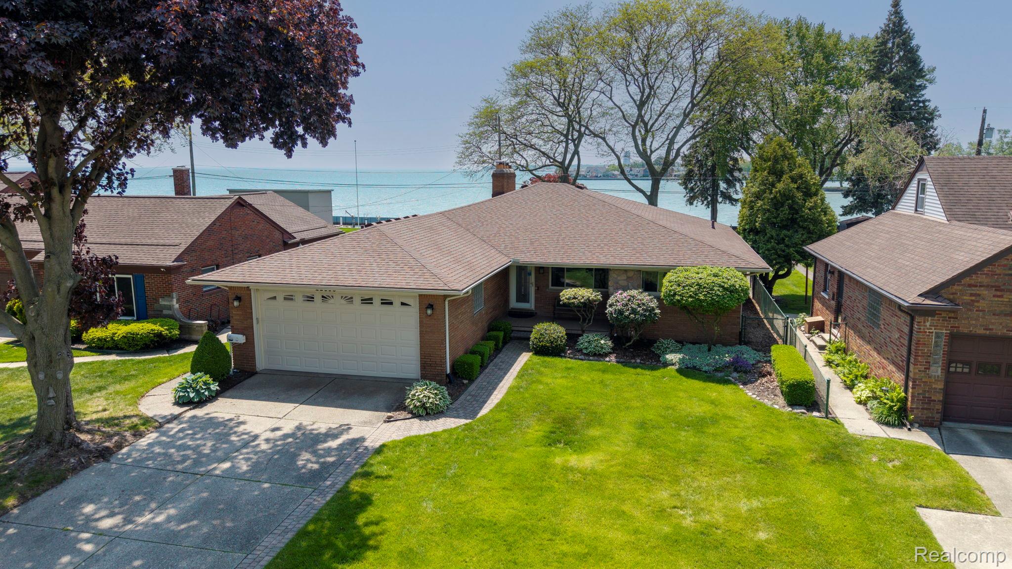 22606, Ardmore Park, St. Clair Shores, Michigan, 48081