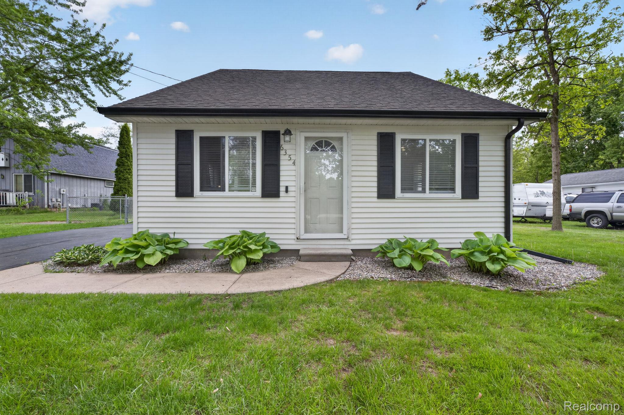 6354, Lapeer, Burton, Michigan, 48509