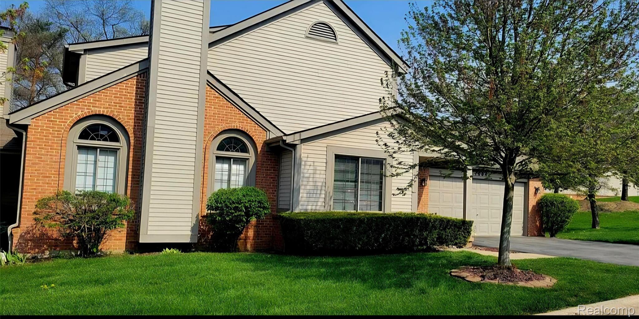 1004, Elmwood, Brighton, Michigan, 48116