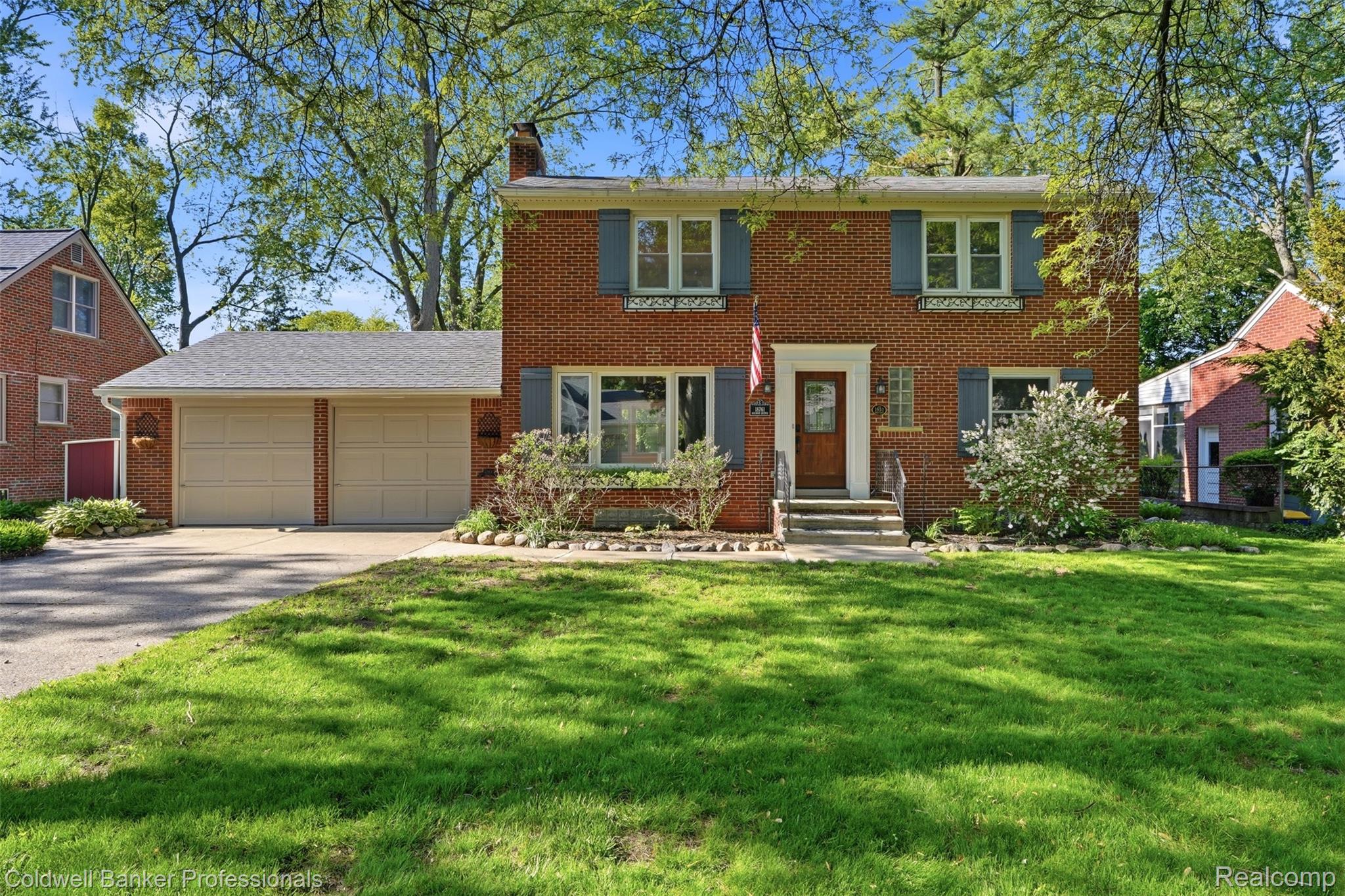 18761, Dolores, Lathrup Village, Michigan, 48076
