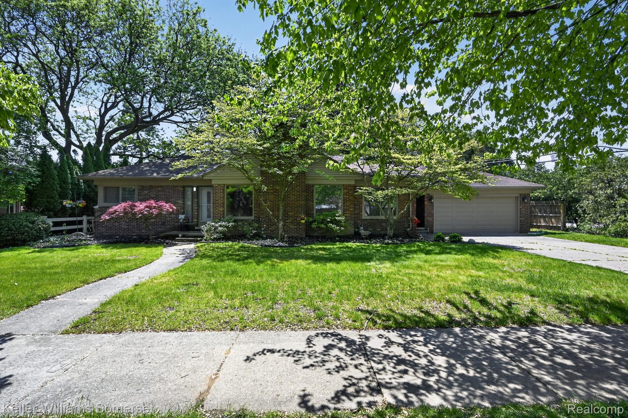 1681, Oxford, Grosse Pointe Woods, Michigan, 48236