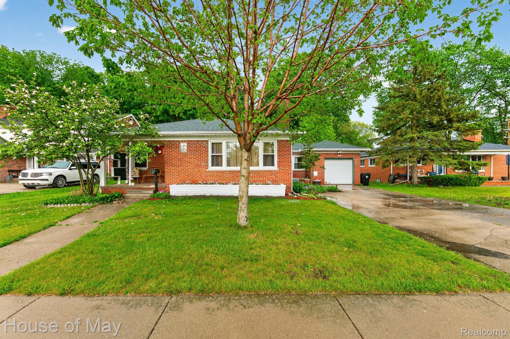 20036, Beech Daly, Redford, Michigan, 48240