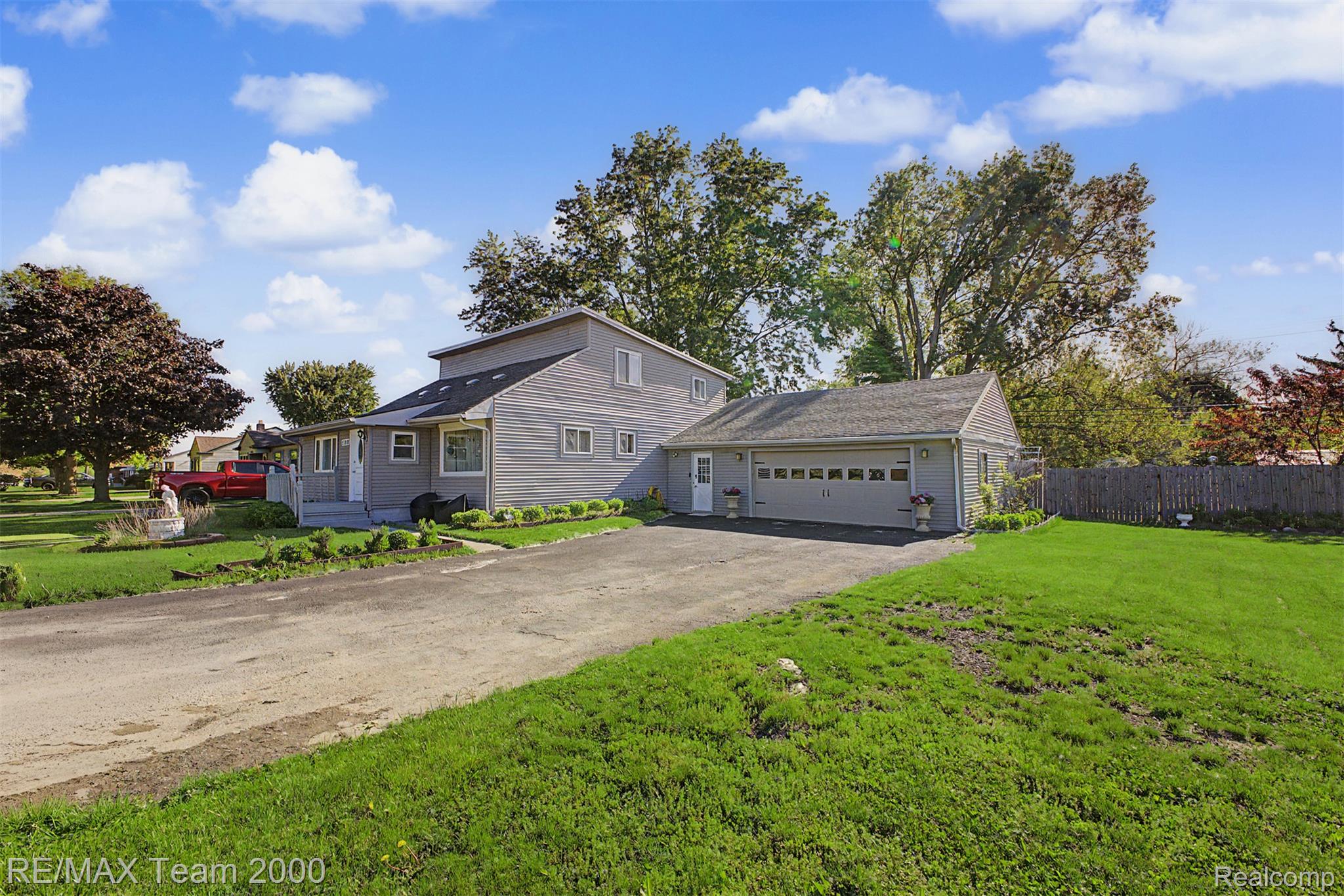 13867, Humphrey, Southgate, Michigan, 48195