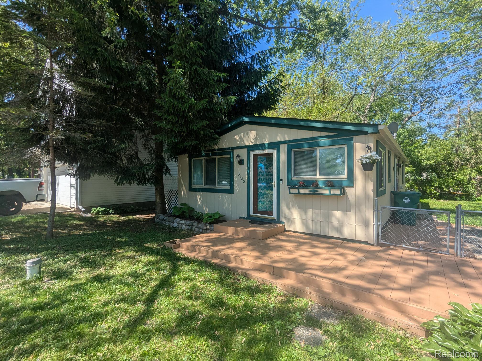 3180, Mapledale, Commerce Twp, Michigan, 48382