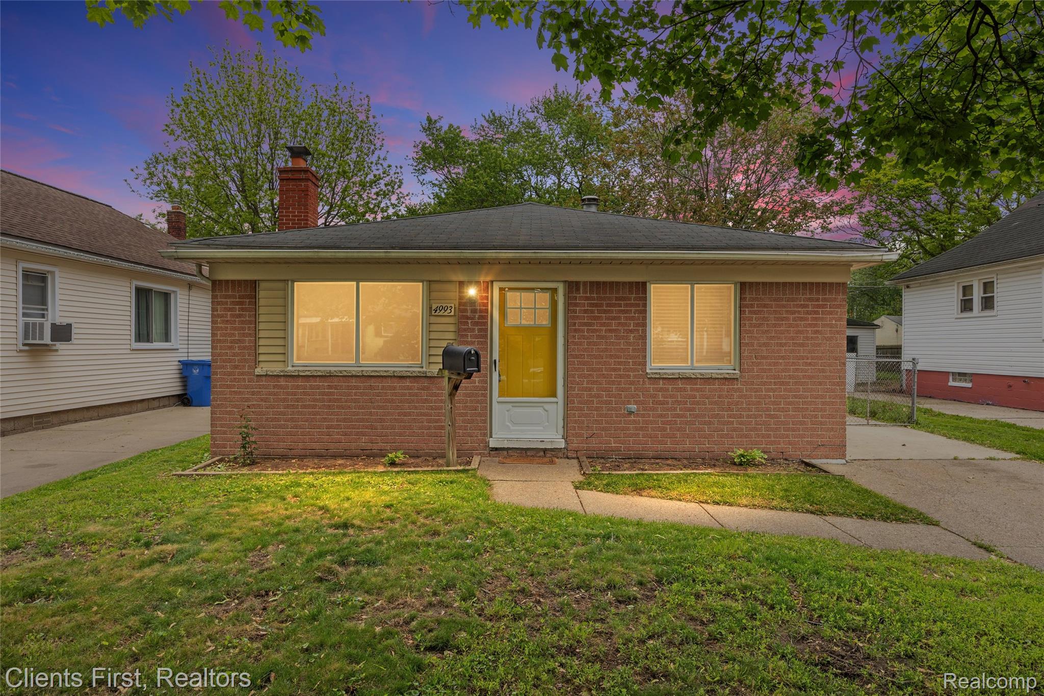 4993, Bedford, Dearborn Heights, Michigan, 48125