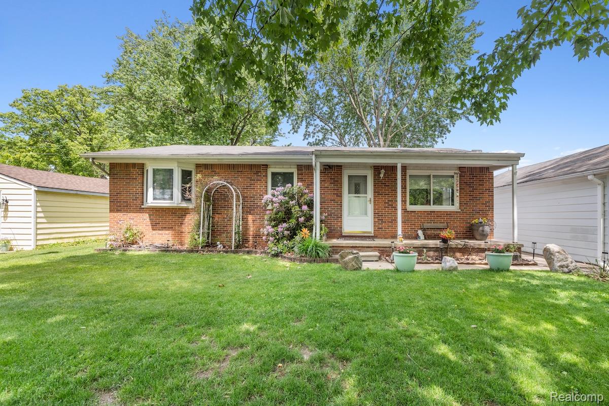 588, Illinois, Howell, Michigan, 48843