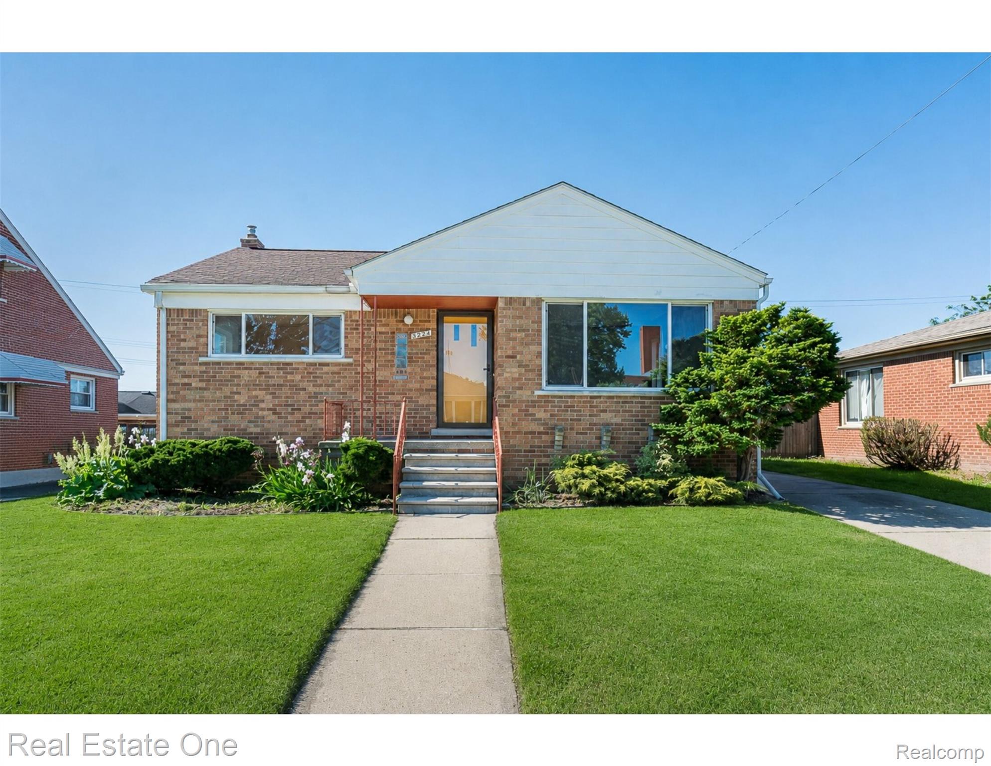 8272, Racine, Warren, Michigan, 48093