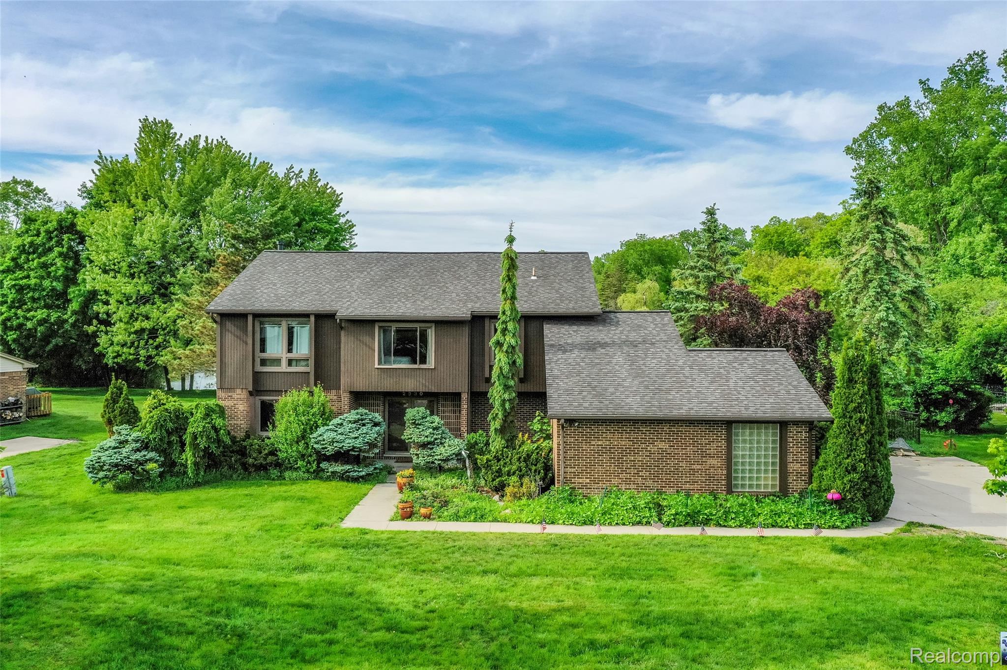 2930, Brentwood, West Bloomfield, Michigan, 48323