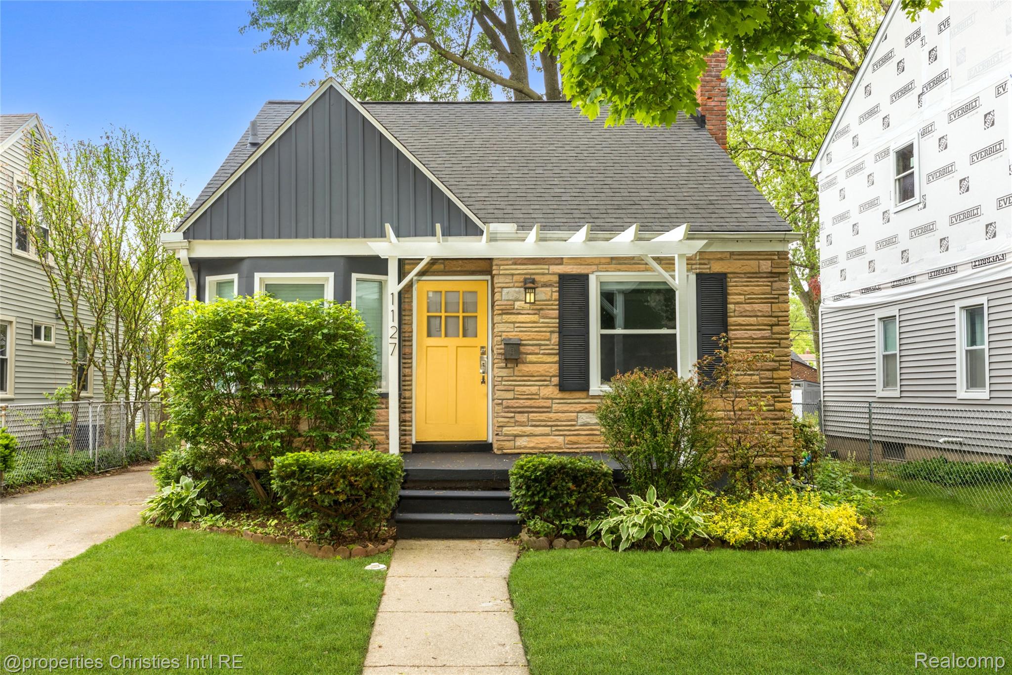 1127, McLean, Royal Oak, Michigan, 48067