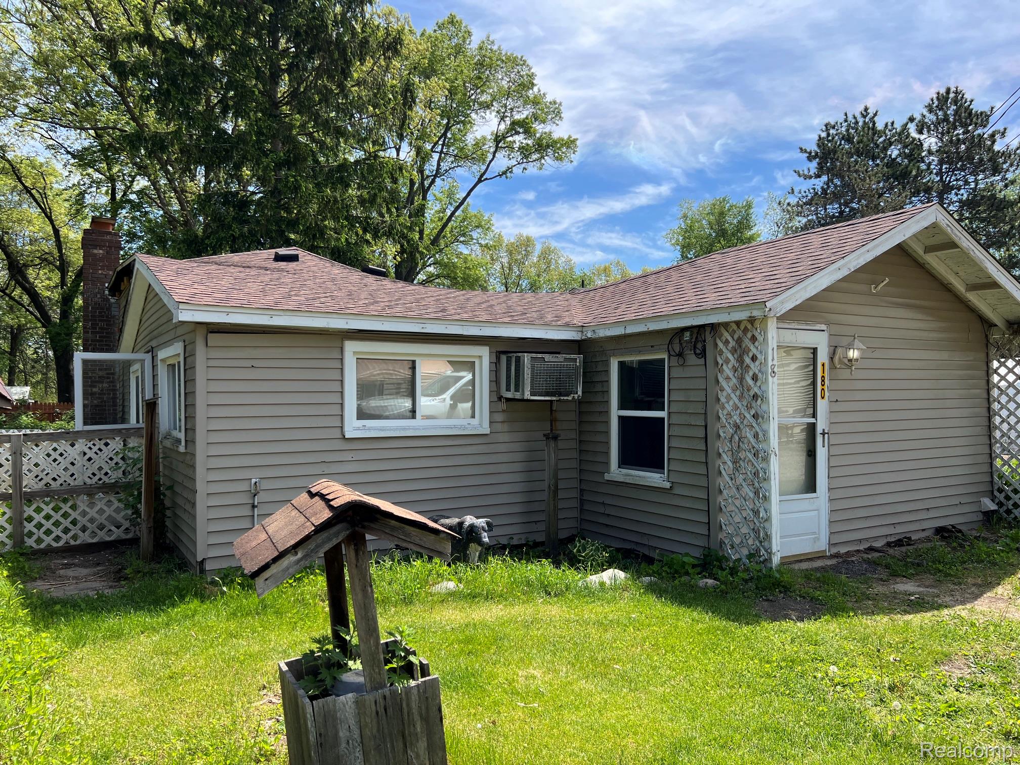 180, Fonda, Columbiaville, Michigan, 48421