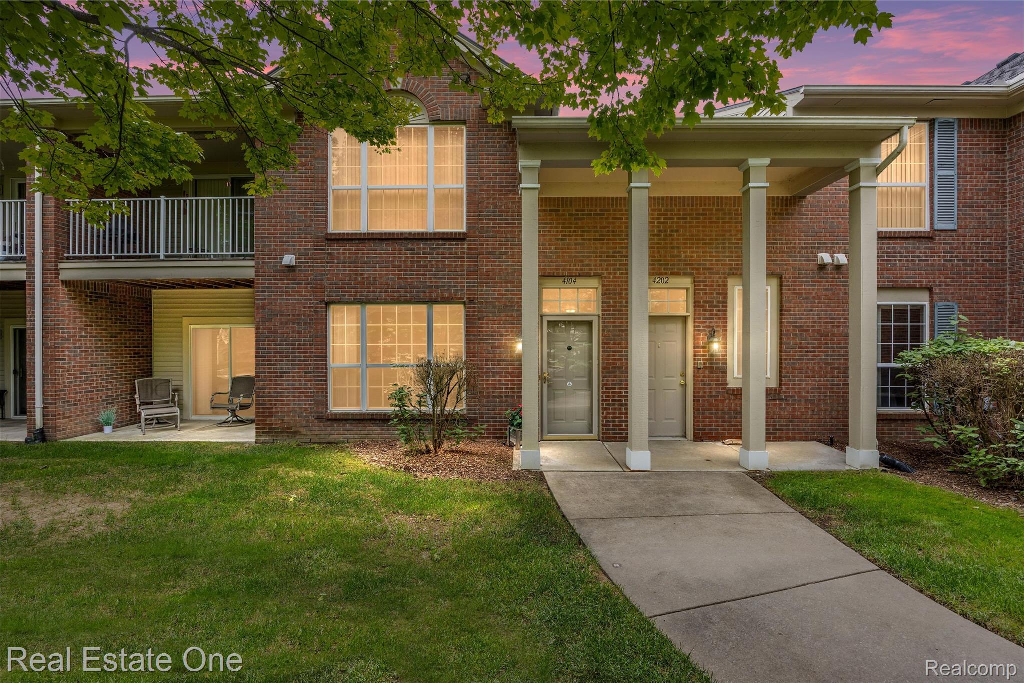 4104, Chesapeake, Walled Lake, Michigan, 48390