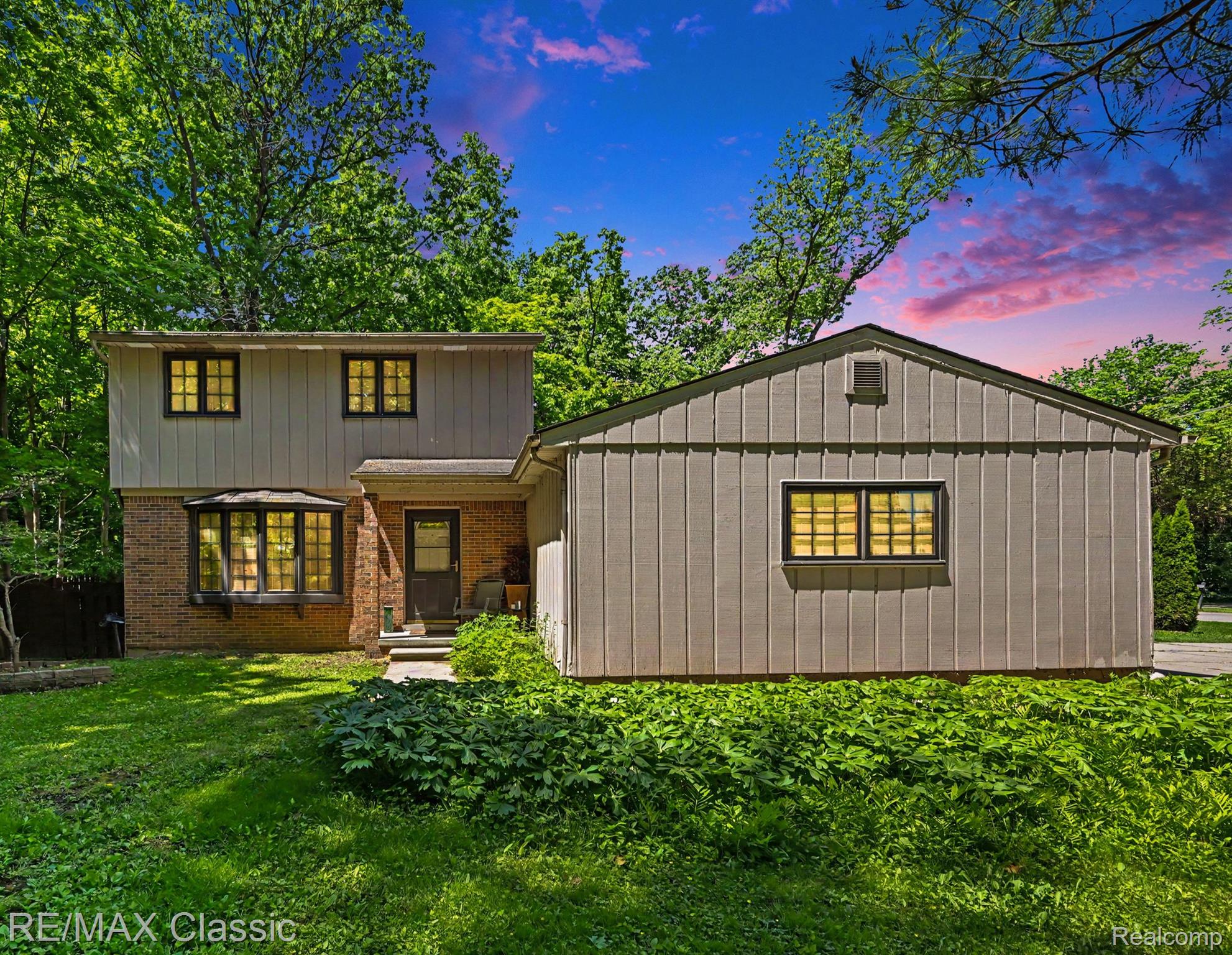 23493, Cora, Farmington Hills, Michigan, 48336