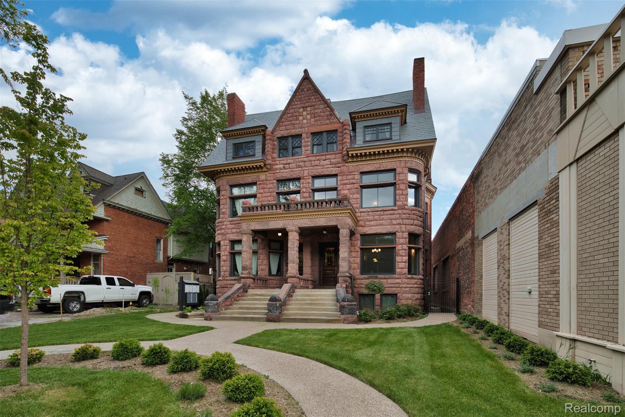 701, Canfield, #01, Detroit, Michigan, 48201
