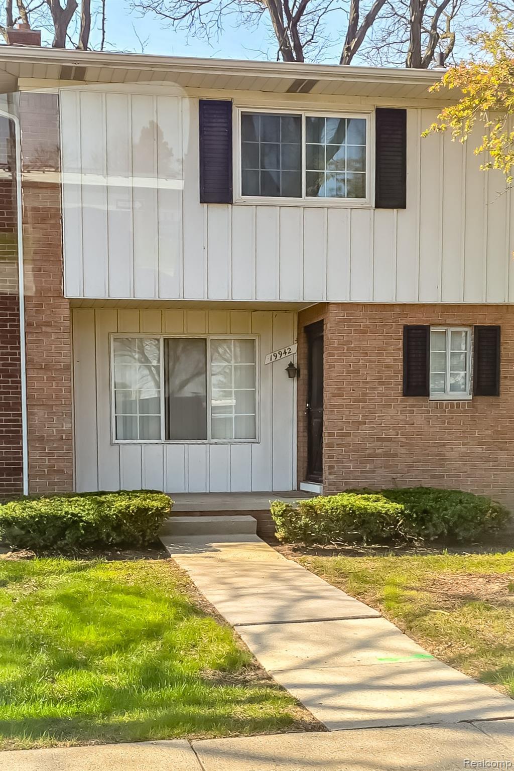 19942, Vernier, Harper Woods, Michigan, 48225