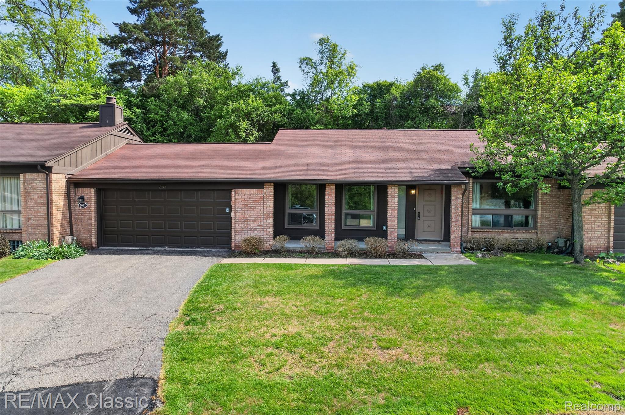 2061, Burgundy, West Bloomfield, Michigan, 48323