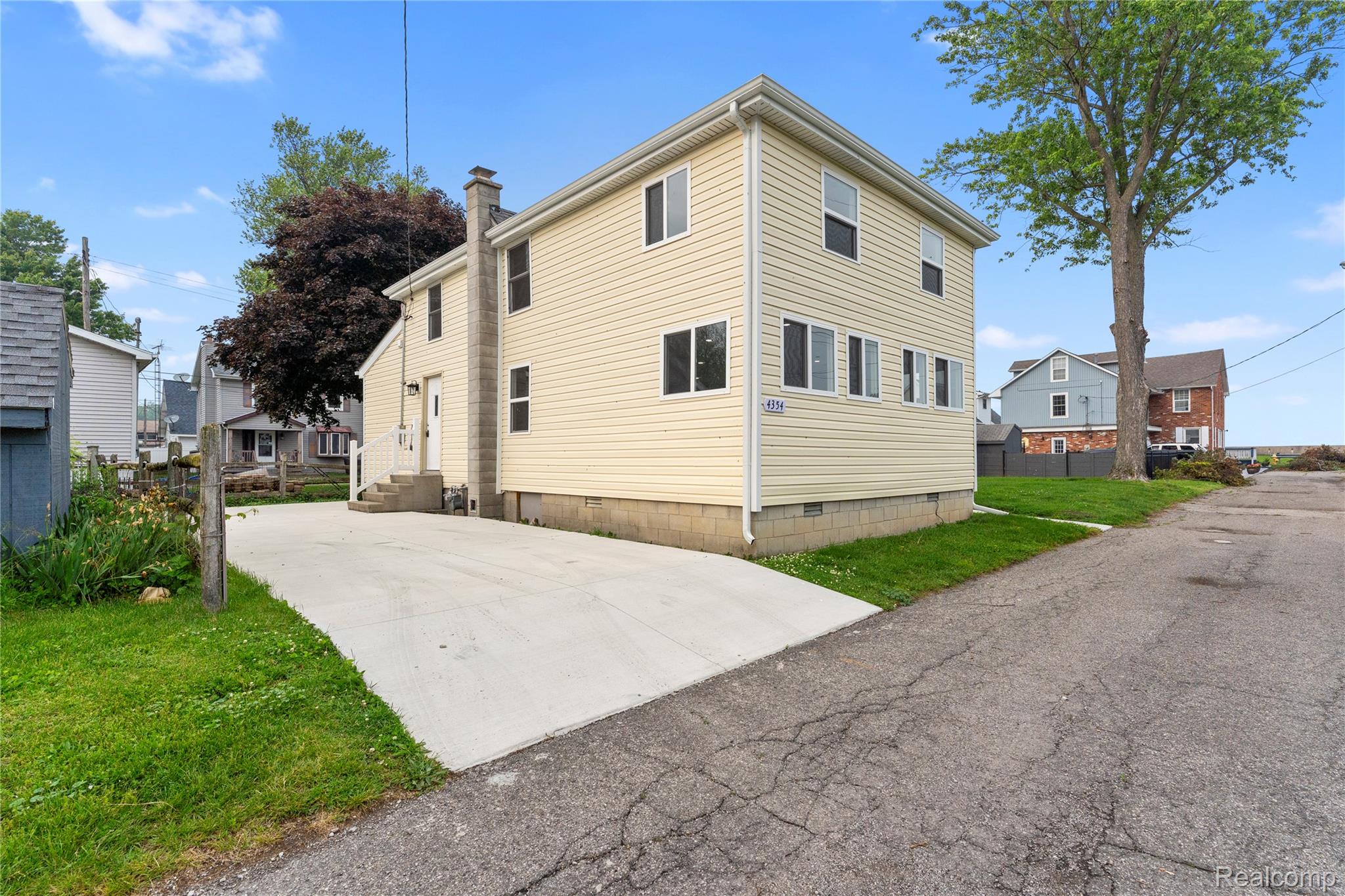 4354, 5th, Luna Pier, Michigan, 48157