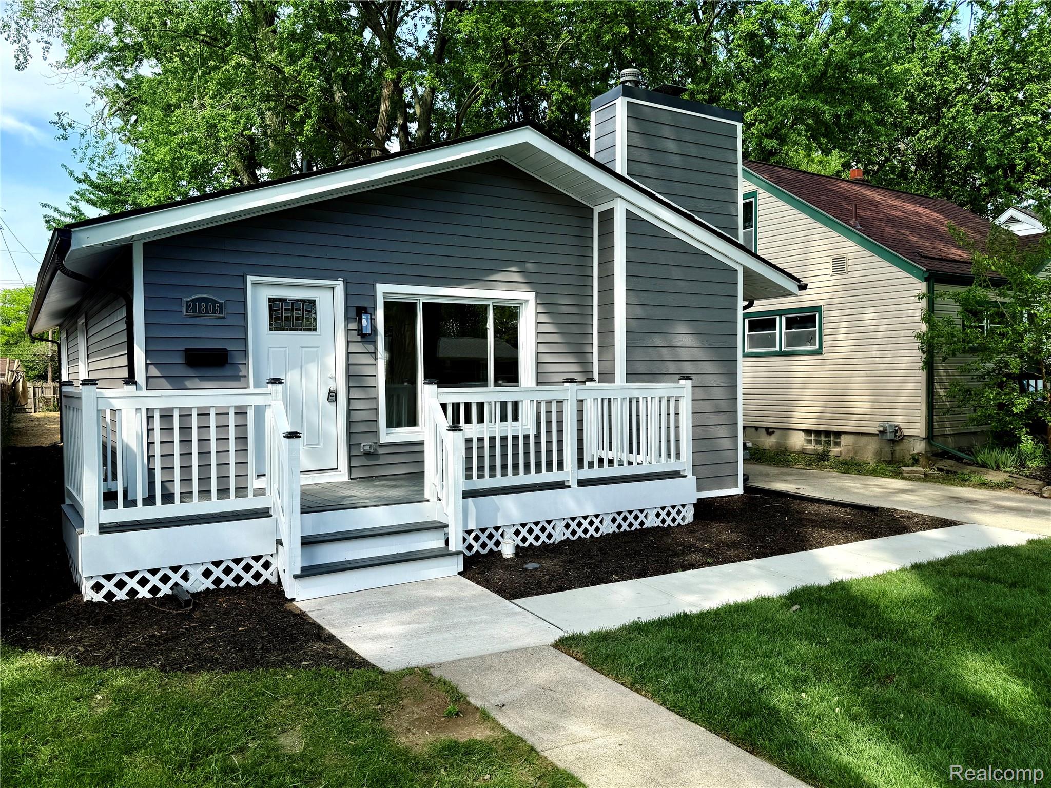21805, Downing, St. Clair Shores, Michigan, 48080