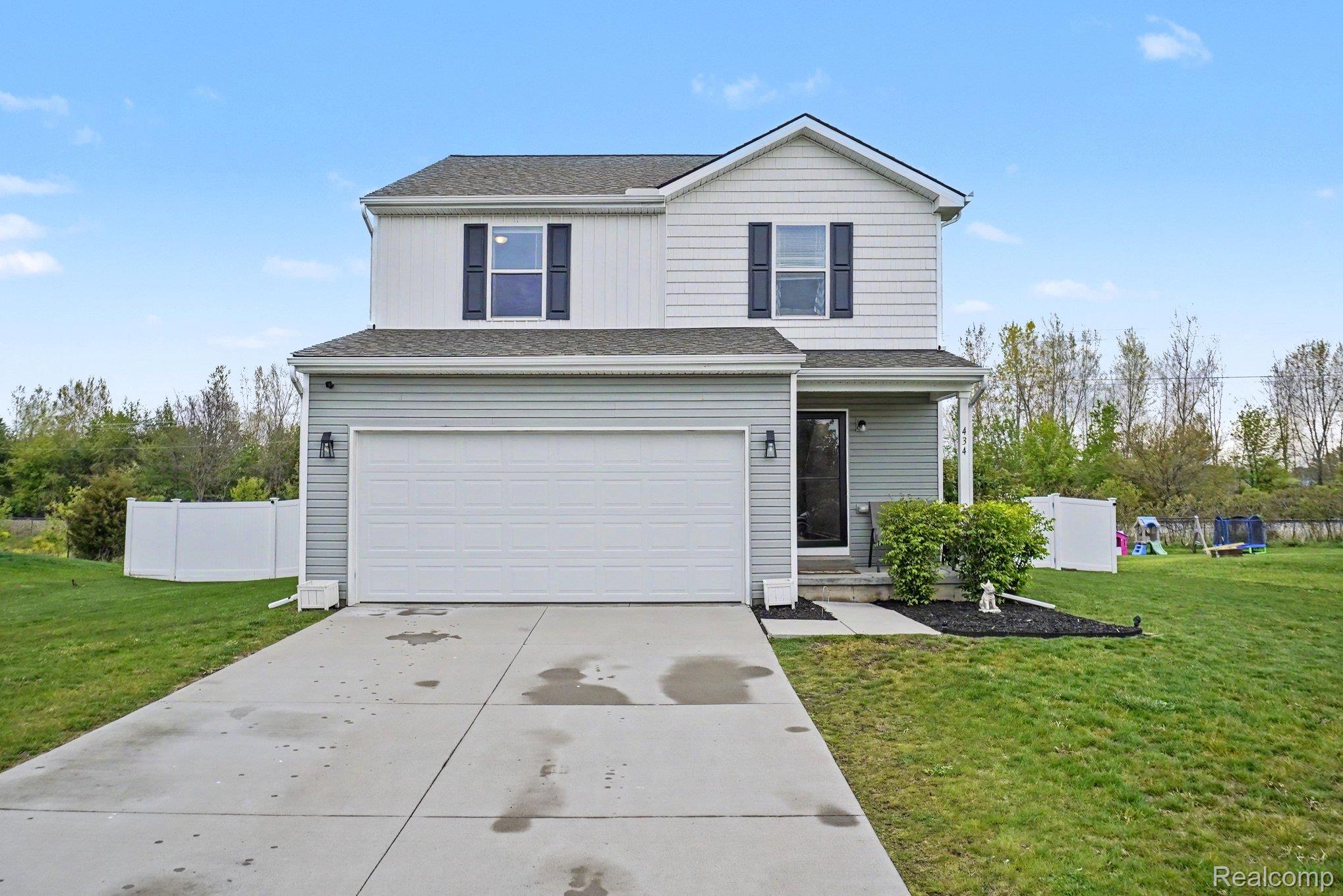 434, Saddlebrook, Linden, Michigan, 48451