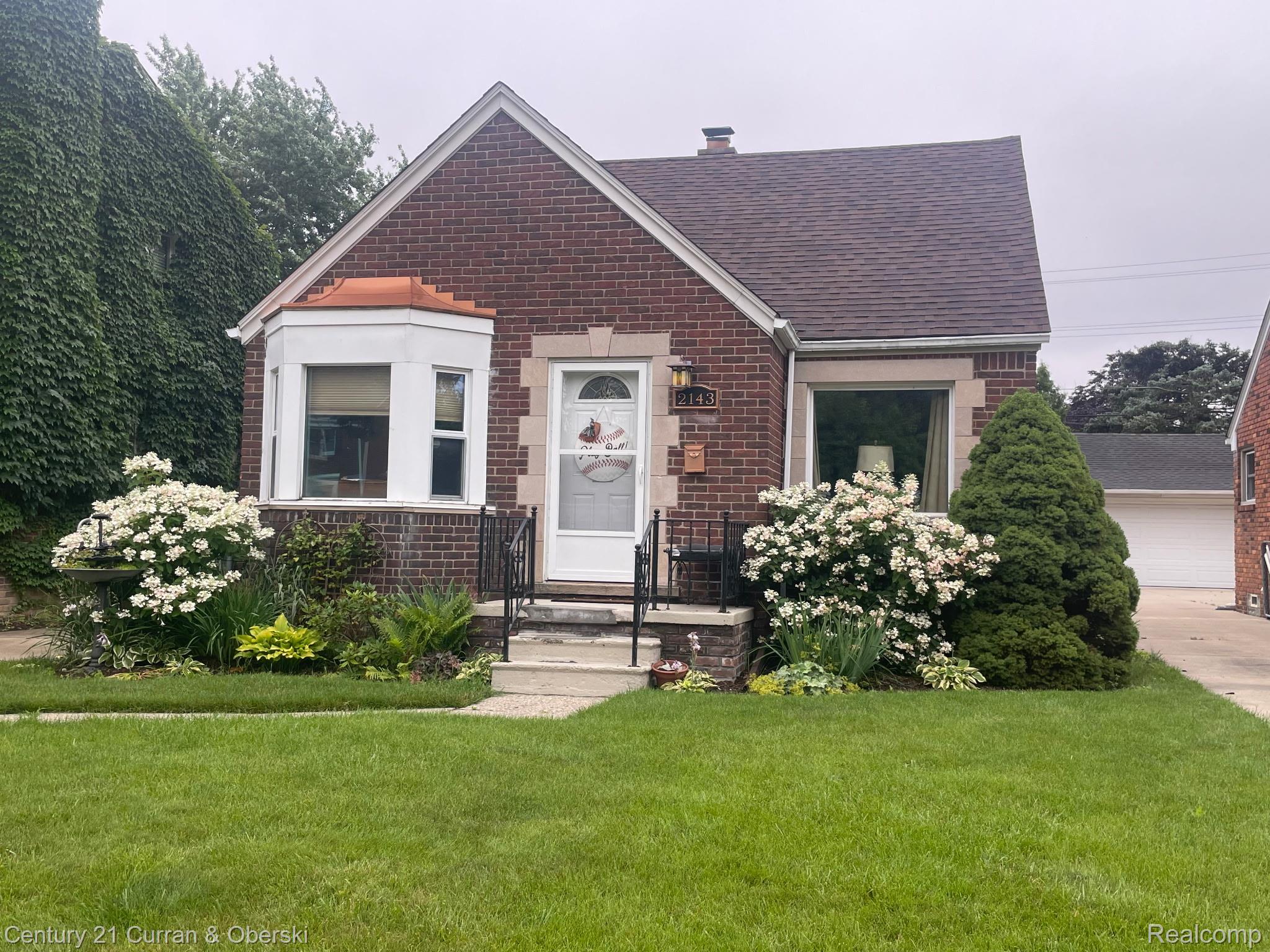 2143, Lancaster, Grosse Pointe Woods, Michigan, 48236