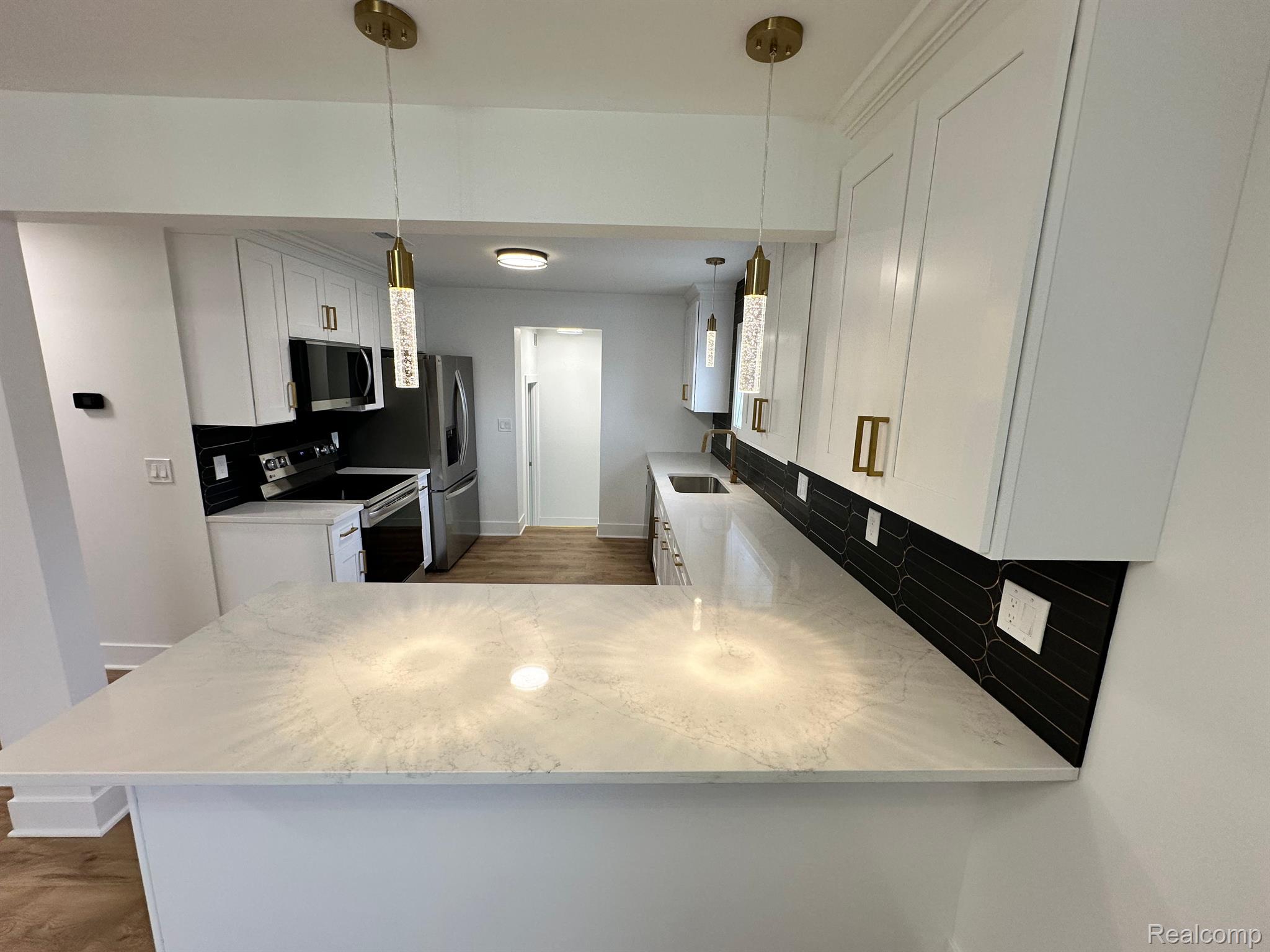 1686, BEECH, Troy, Michigan, 48083