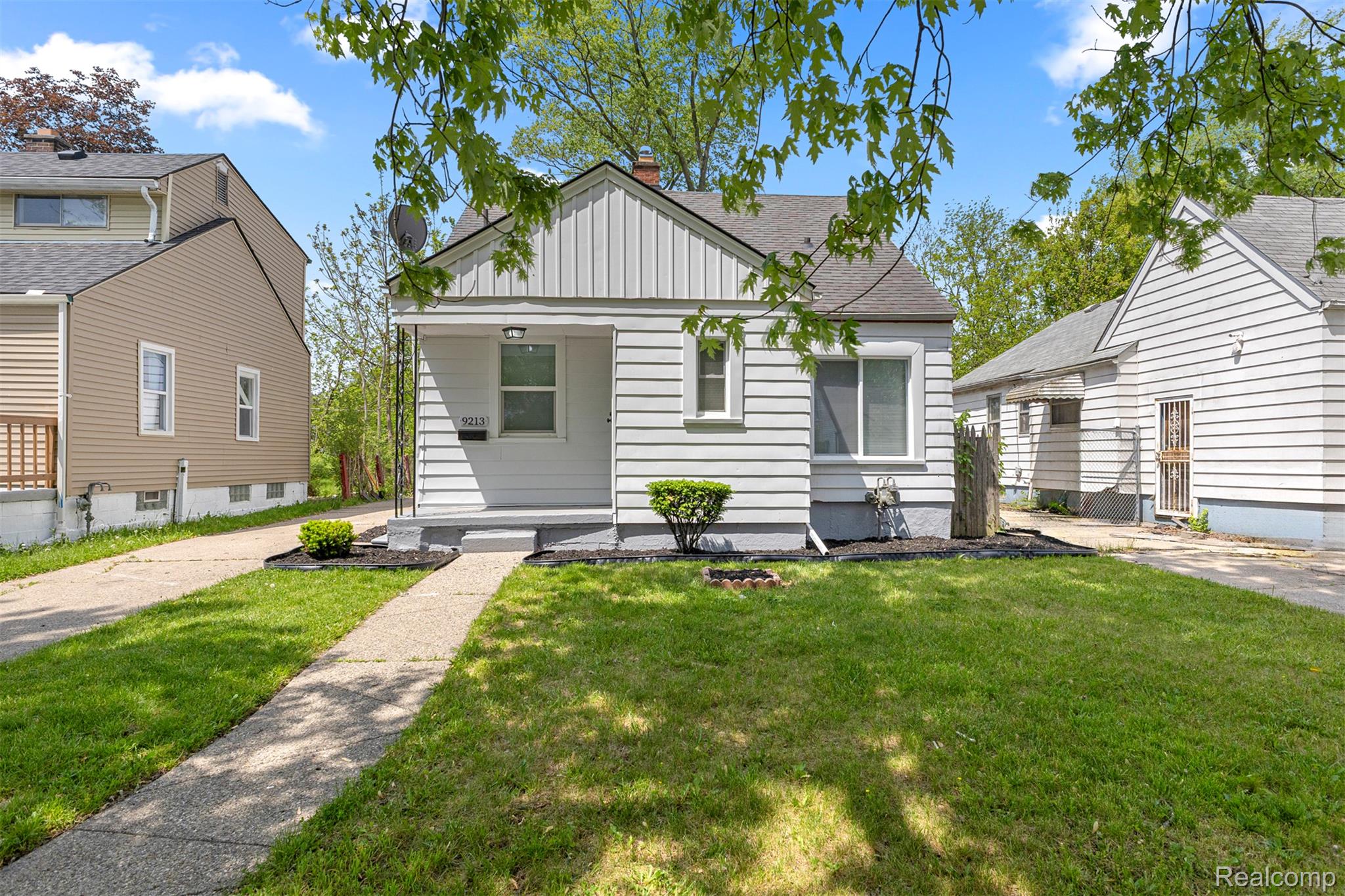 9213, Stout, Detroit, Michigan, 48228