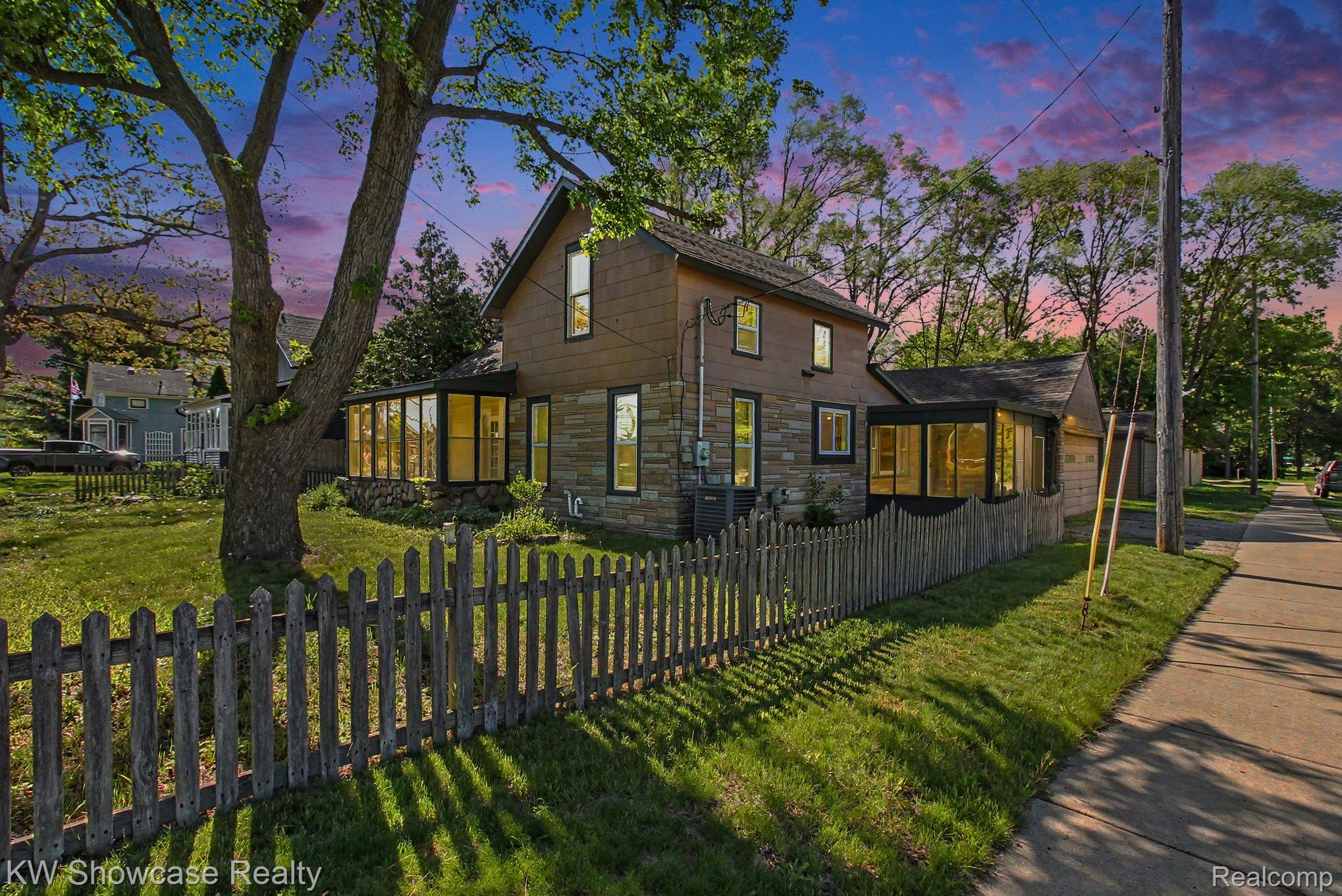 349, Livingston, Highland, Michigan, 48357
