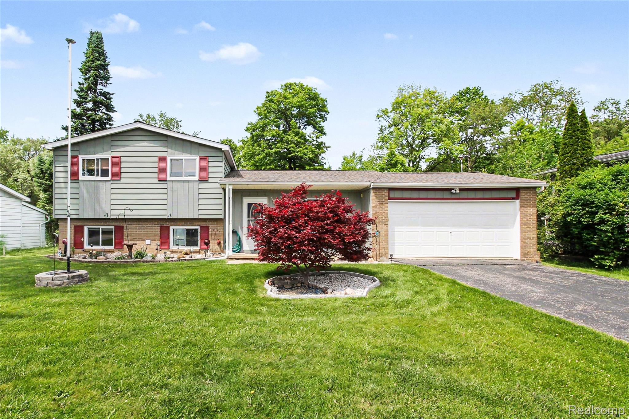 829, Holly Bush, Holly, Michigan, 48442