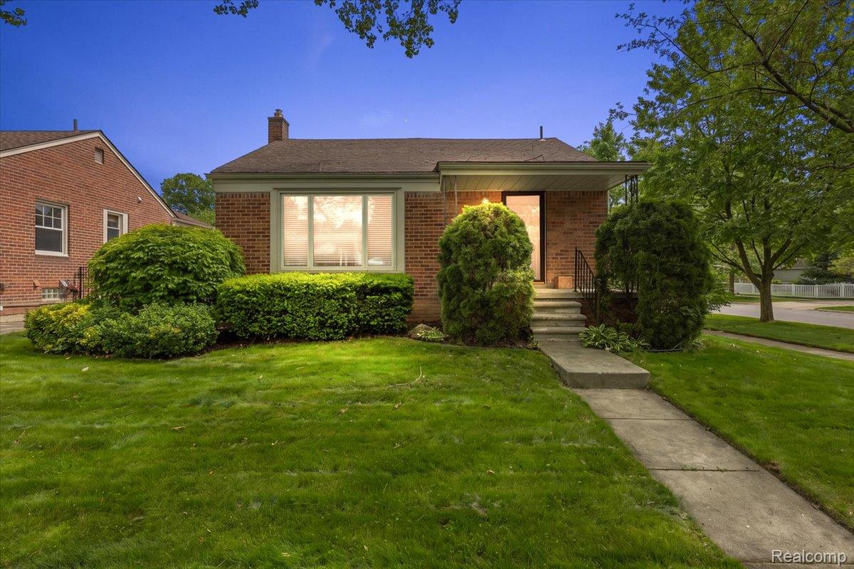 1493, Melton, Birmingham, Michigan, 48009