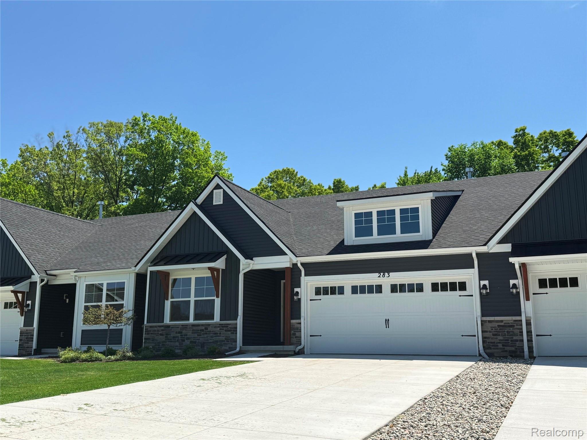 283, Canyon Creek, #30, Howell, Michigan, 48843