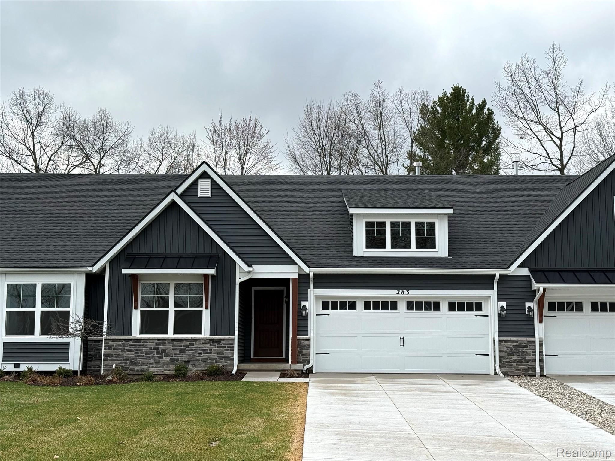 283, Canyon Creek, #30, Howell, Michigan, 48843