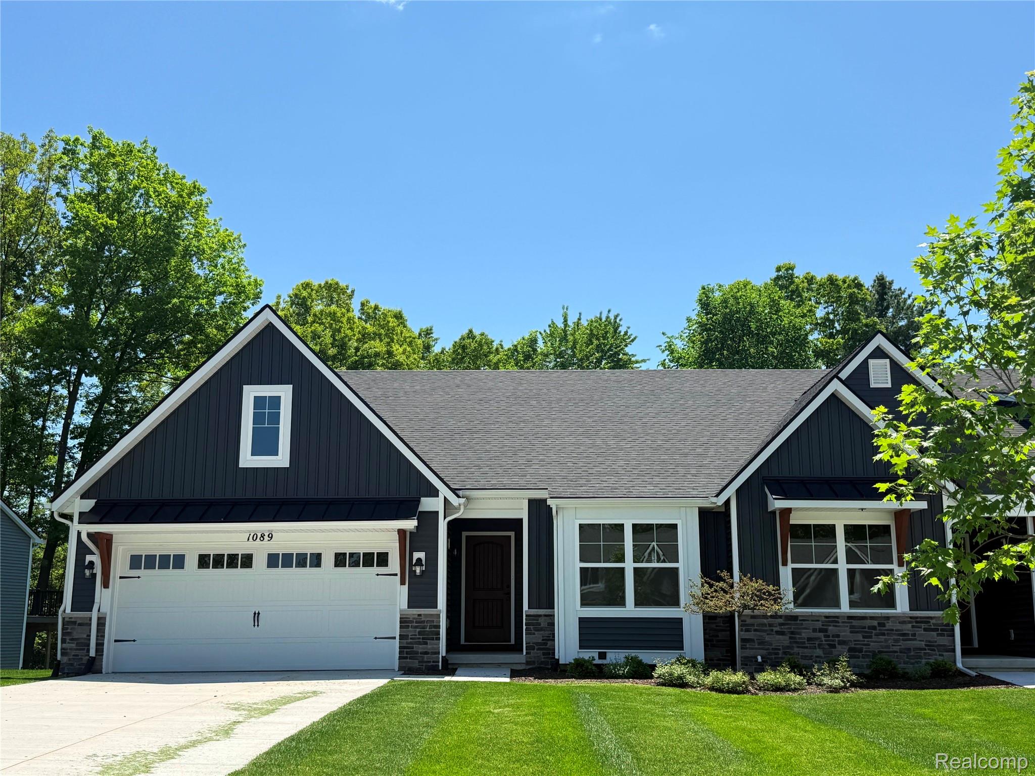 1089, Camellia, #31, Howell, Michigan, 48843