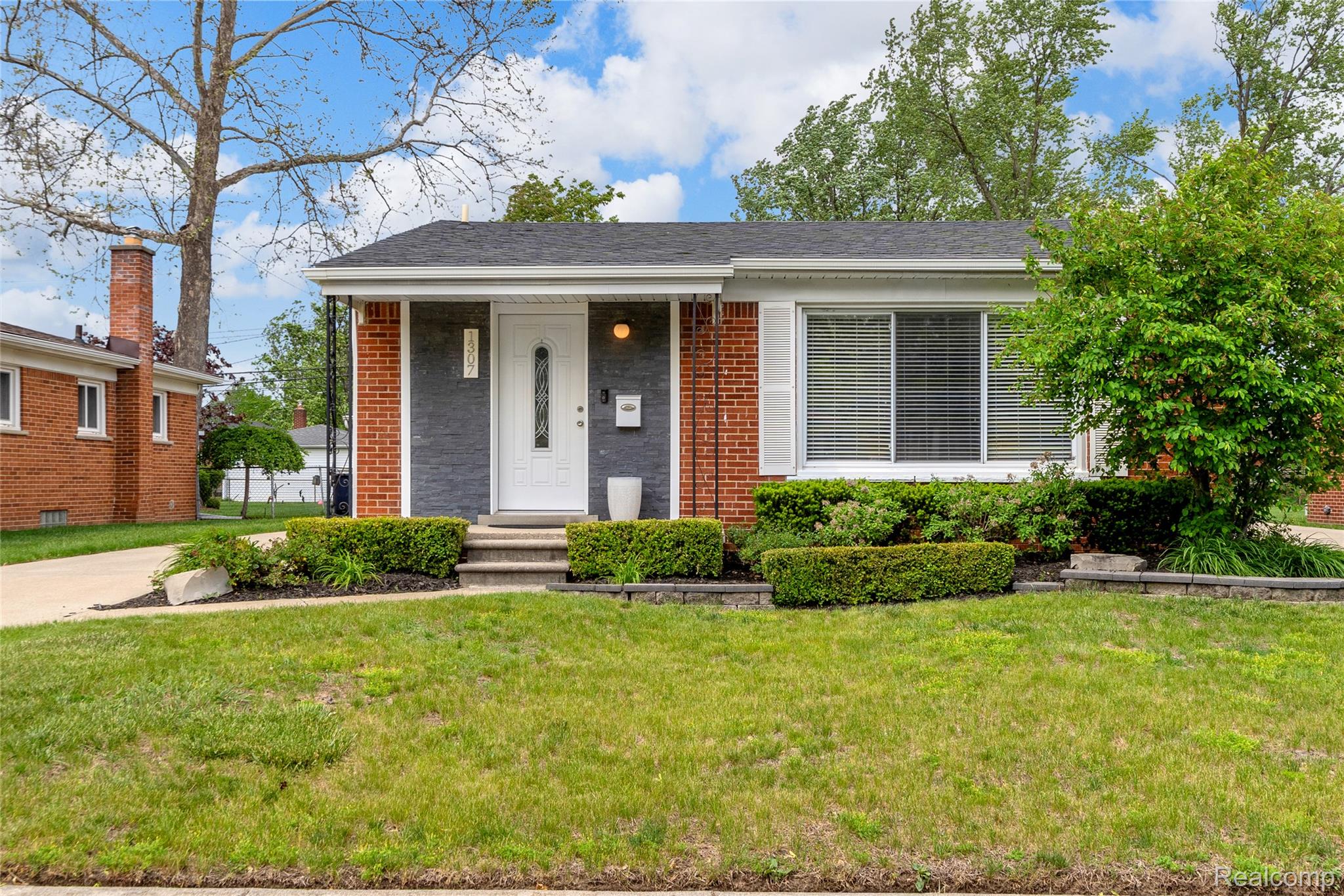1307, Englewood, Royal Oak, Michigan, 48073