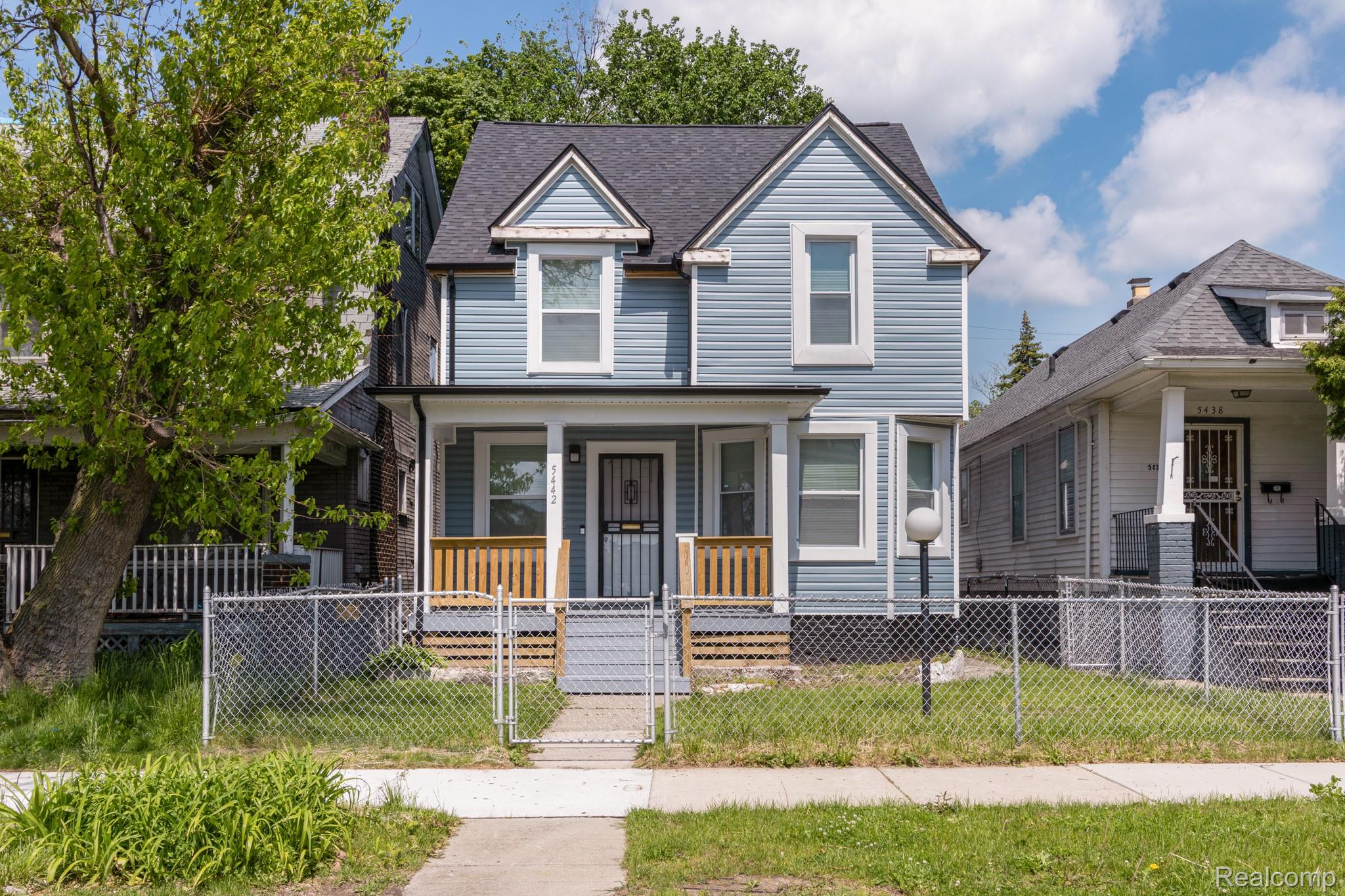 5442, Iroquois, Detroit, Michigan, 48213
