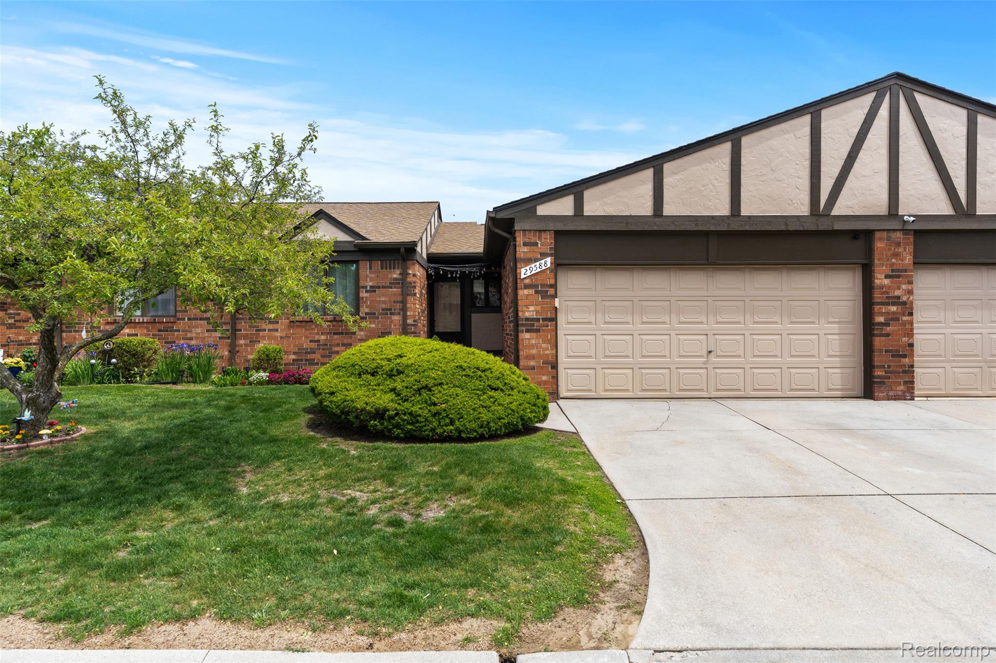 29588, Sycamore, Warren, Michigan, 48092