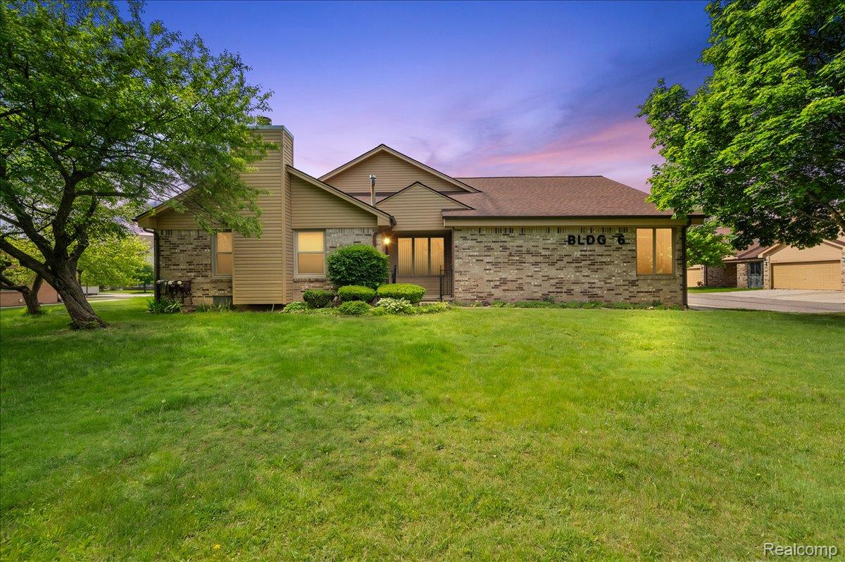 2303, Heritage Pointe, Sterling Heights, Michigan, 48314