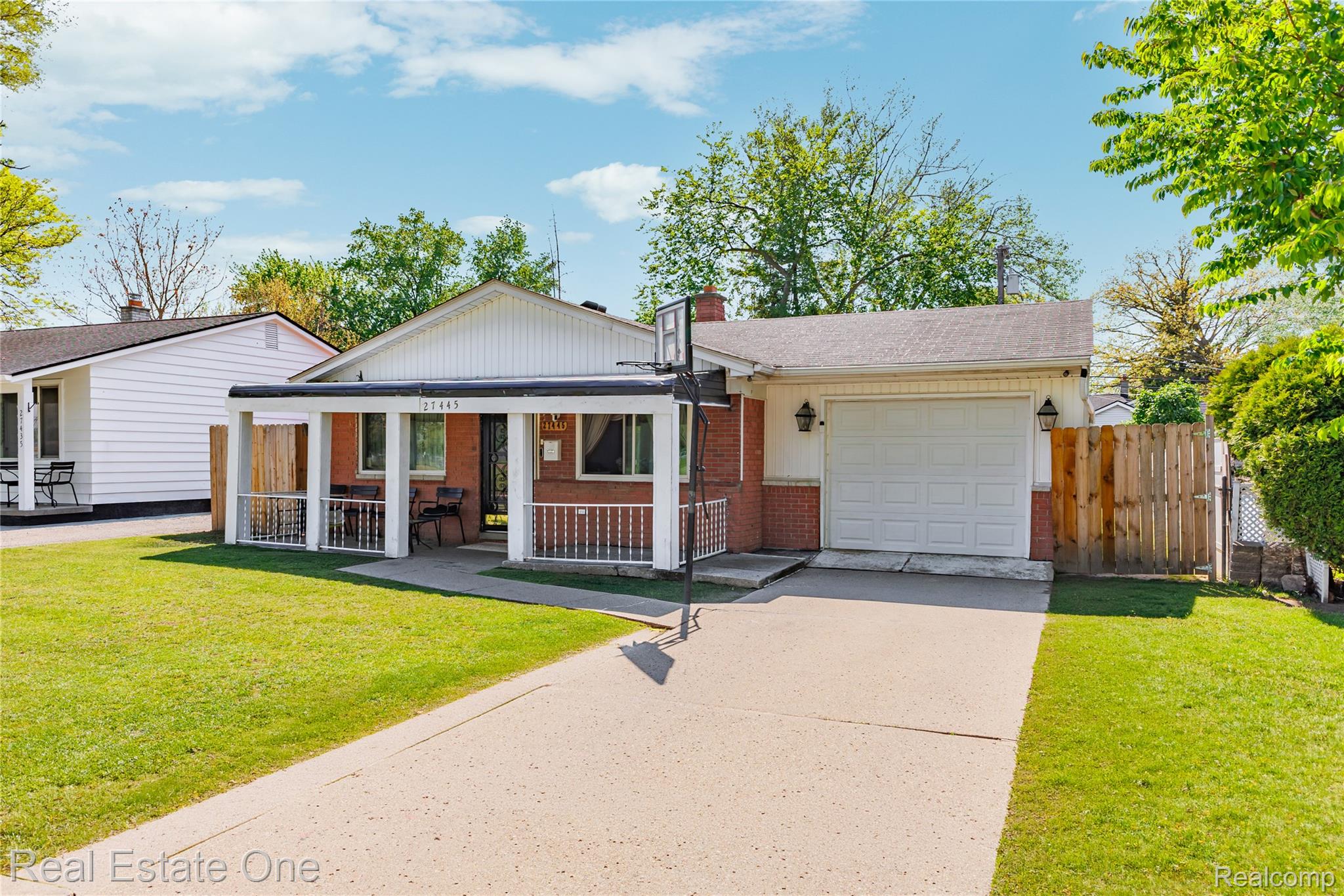 27445, Lorenz, Madison Heights, Michigan, 48071