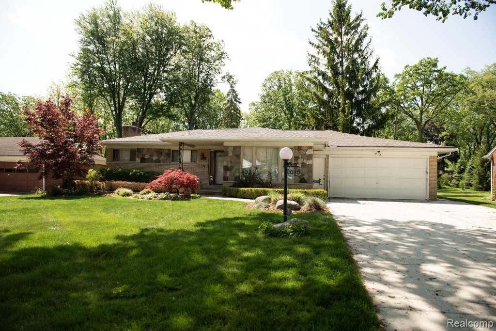 1040, Goodale, Clawson, Michigan, 48017
