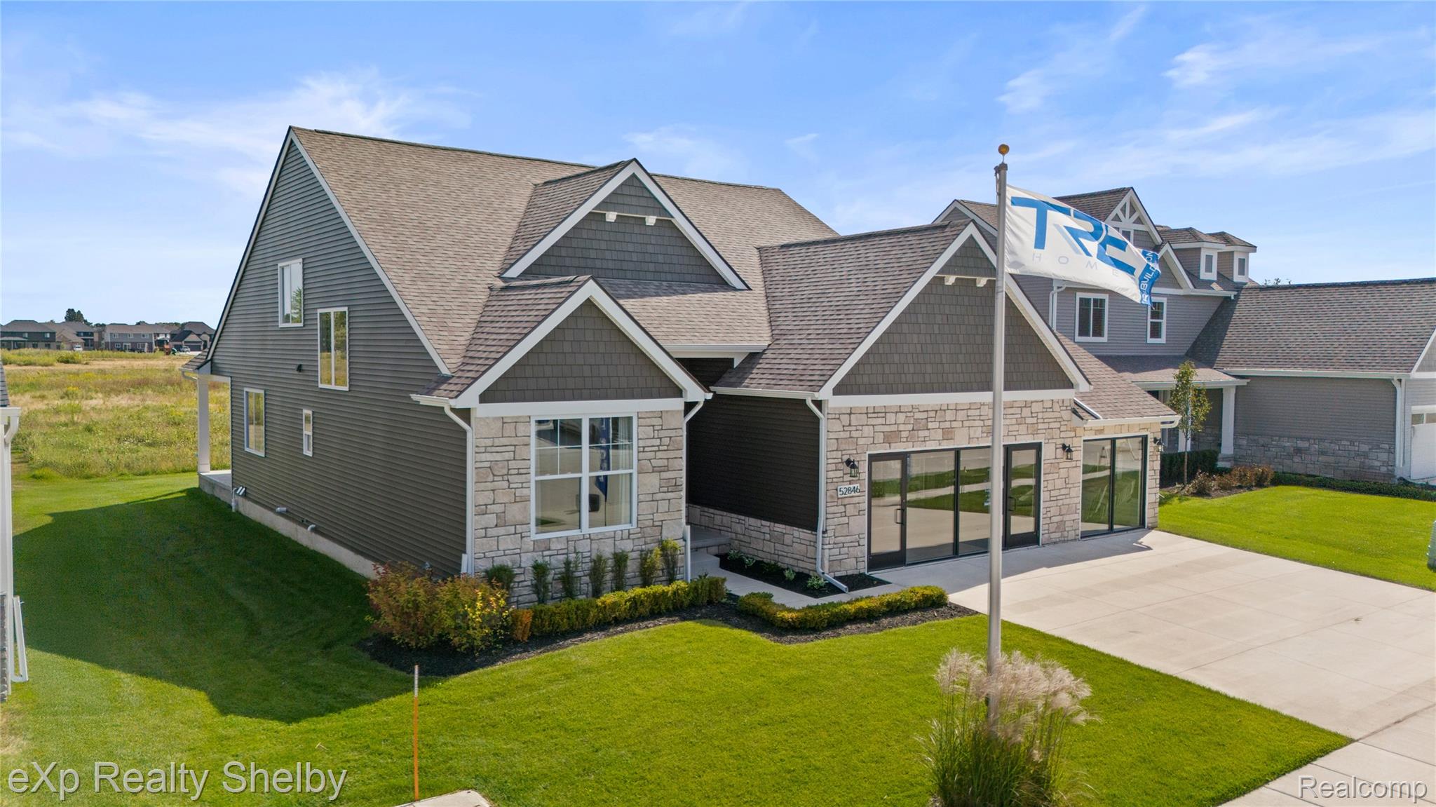 52030, Wellington Valley, Macomb, Michigan, 48042