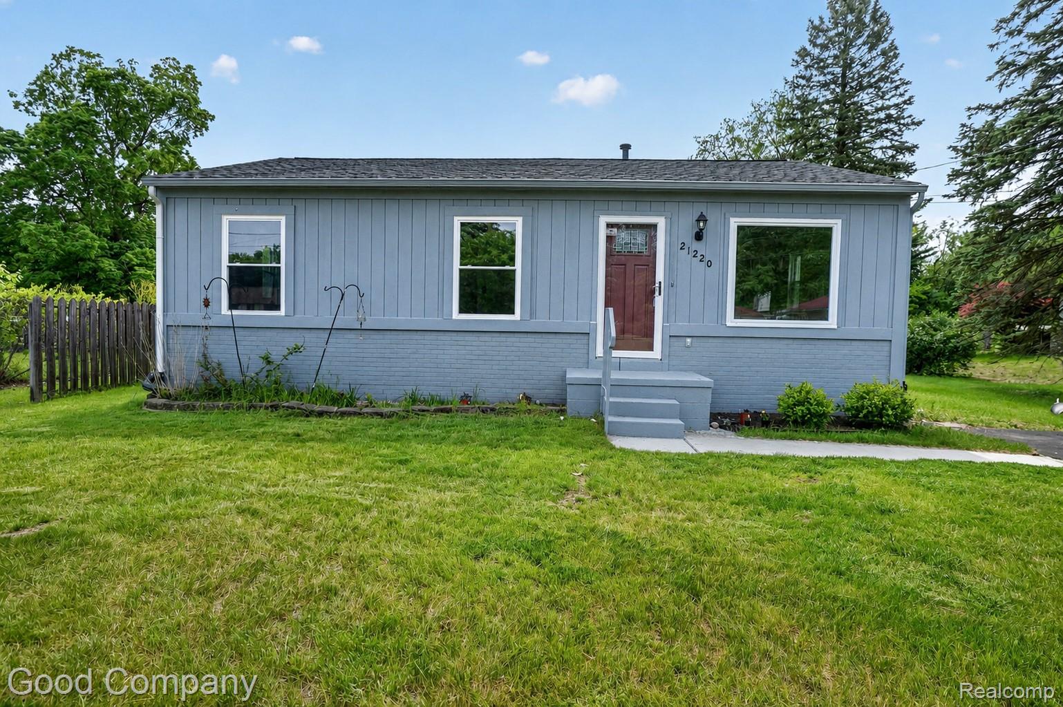 21220, Van Buren, Southfield, Michigan, 48033