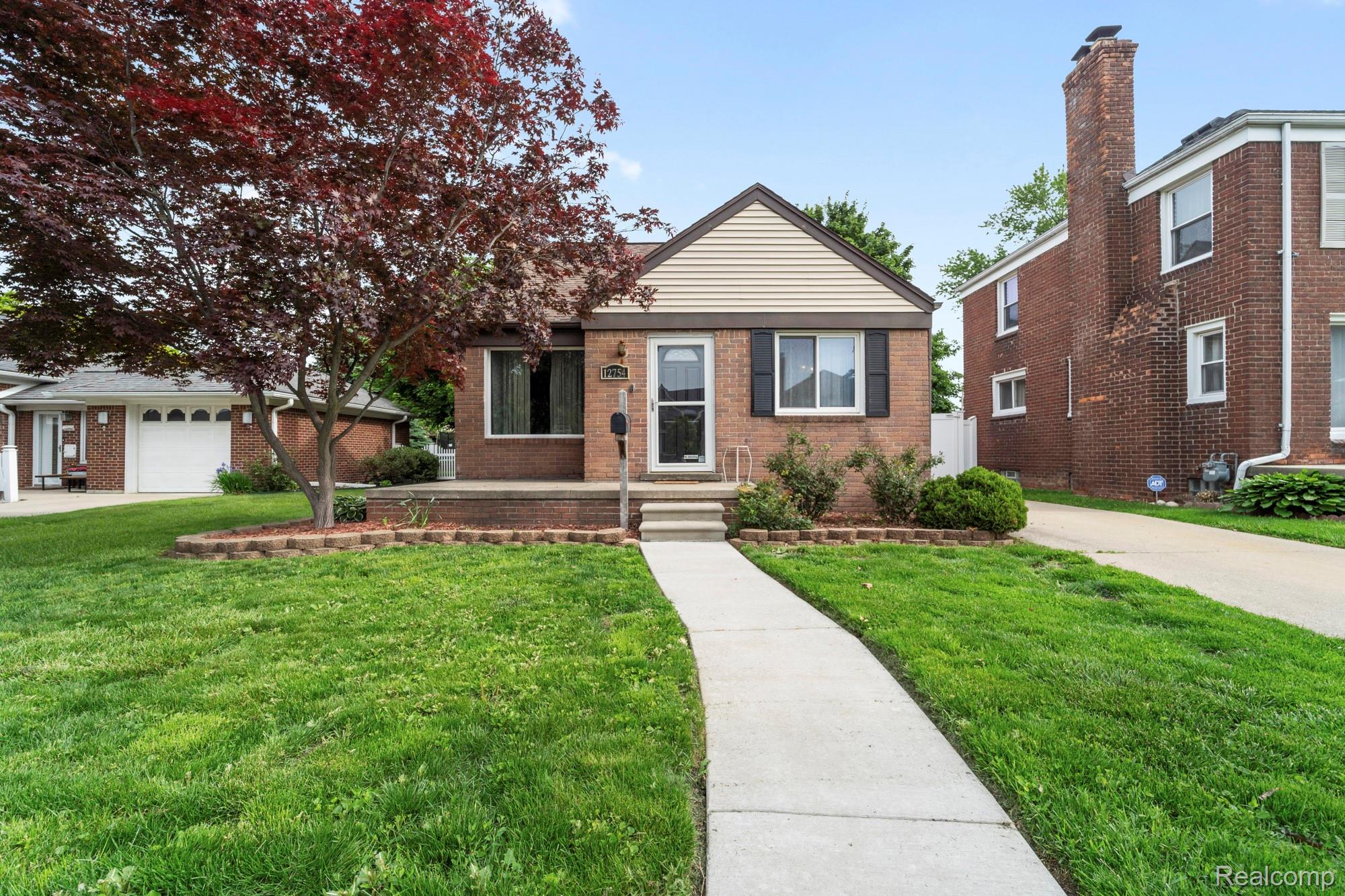 12754, Catalpa, Southgate, Michigan, 48195