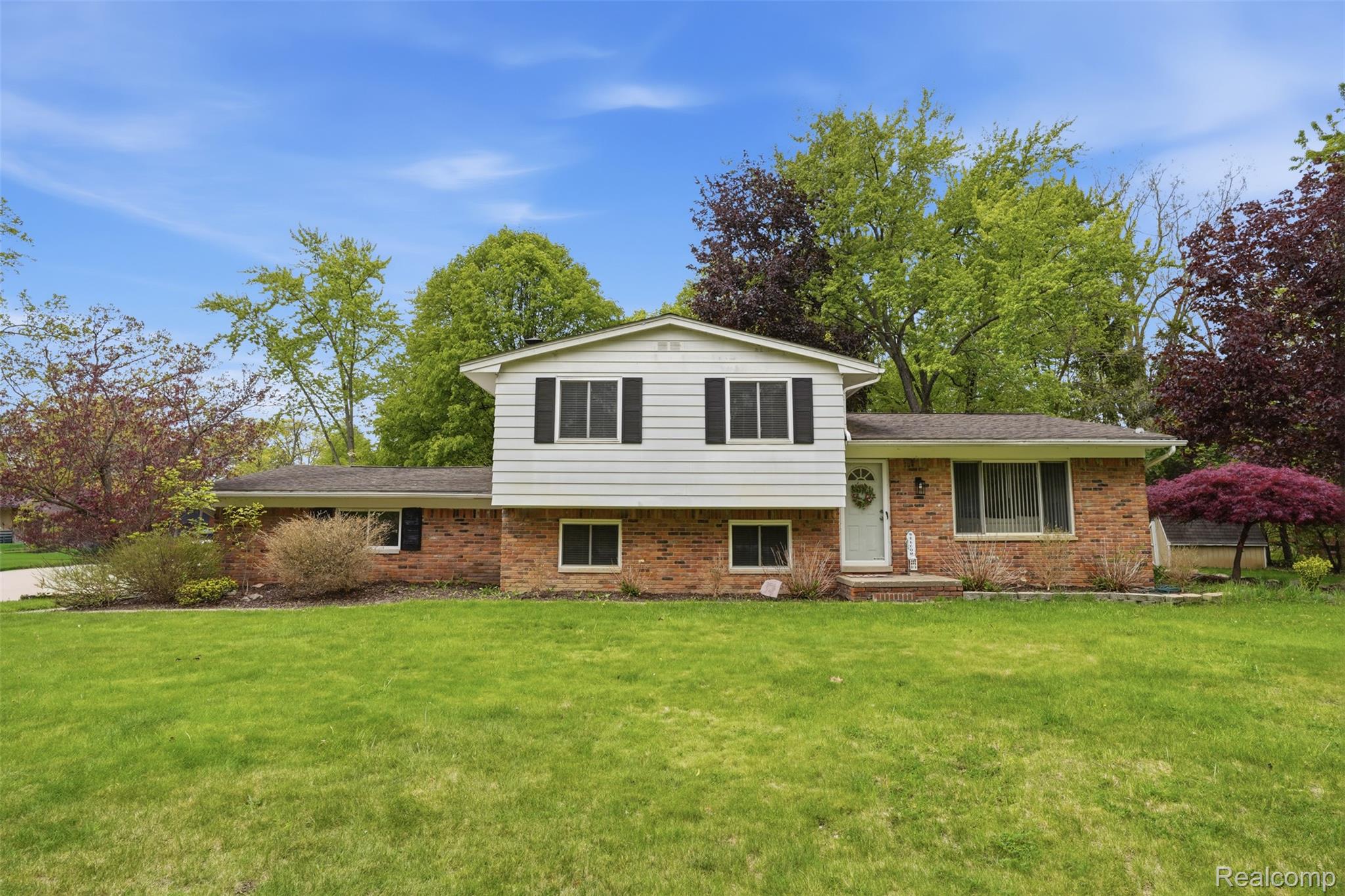 2478, Hiller, West Bloomfield, Michigan, 48324