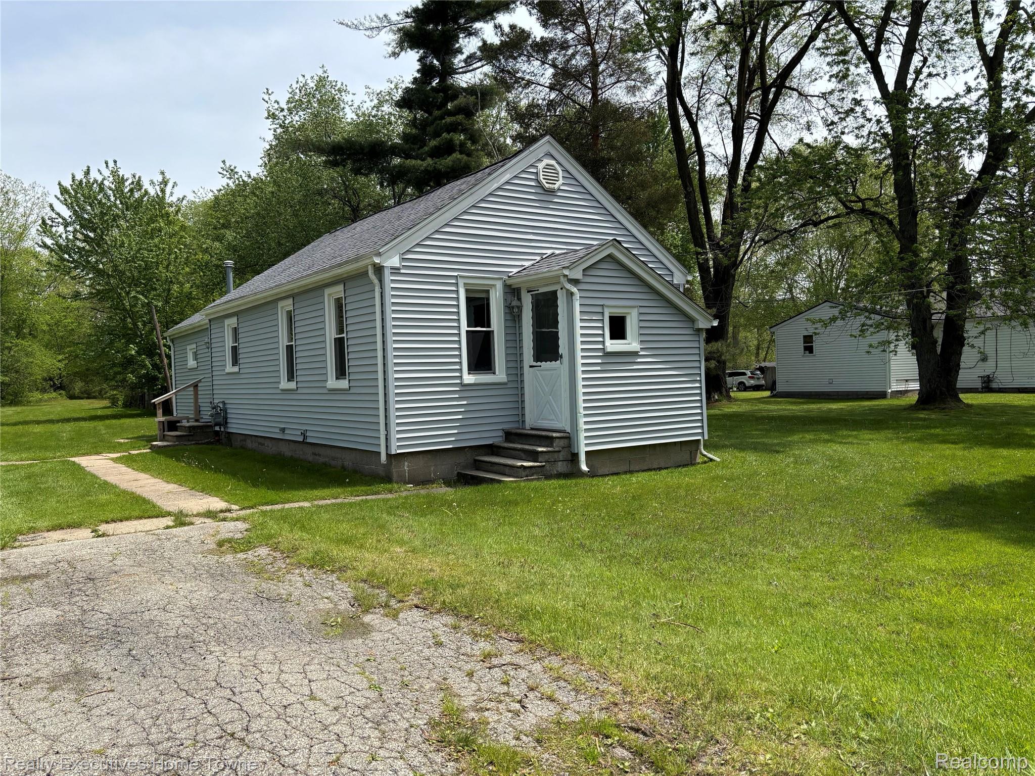 1782, Maple, Kimball, Michigan, 48074