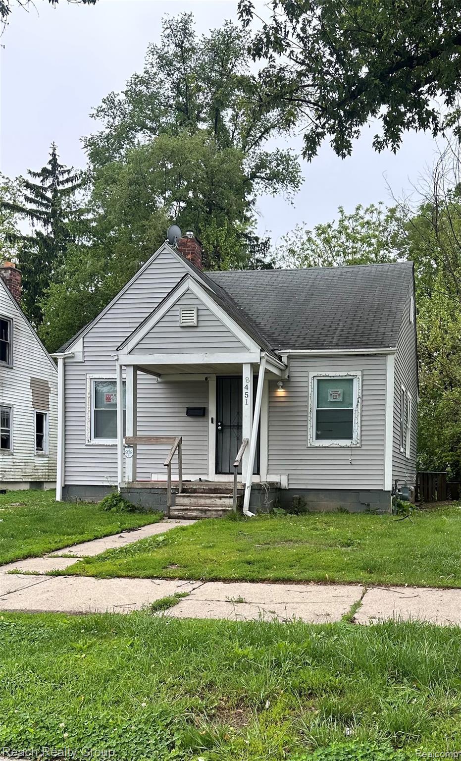 8451, Greenview, Detroit, Michigan, 48228