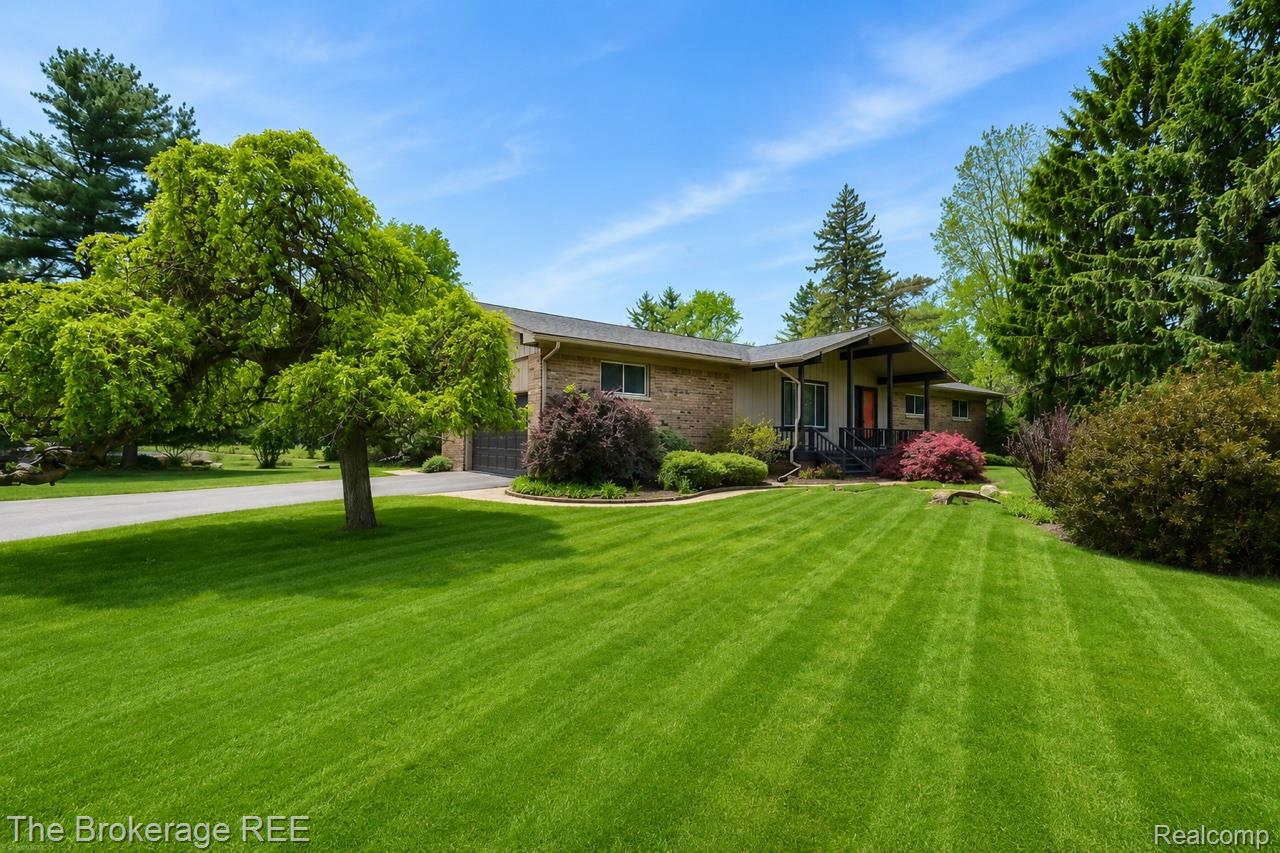 6933, Hubbard Hills, Clarkston, Michigan, 48348