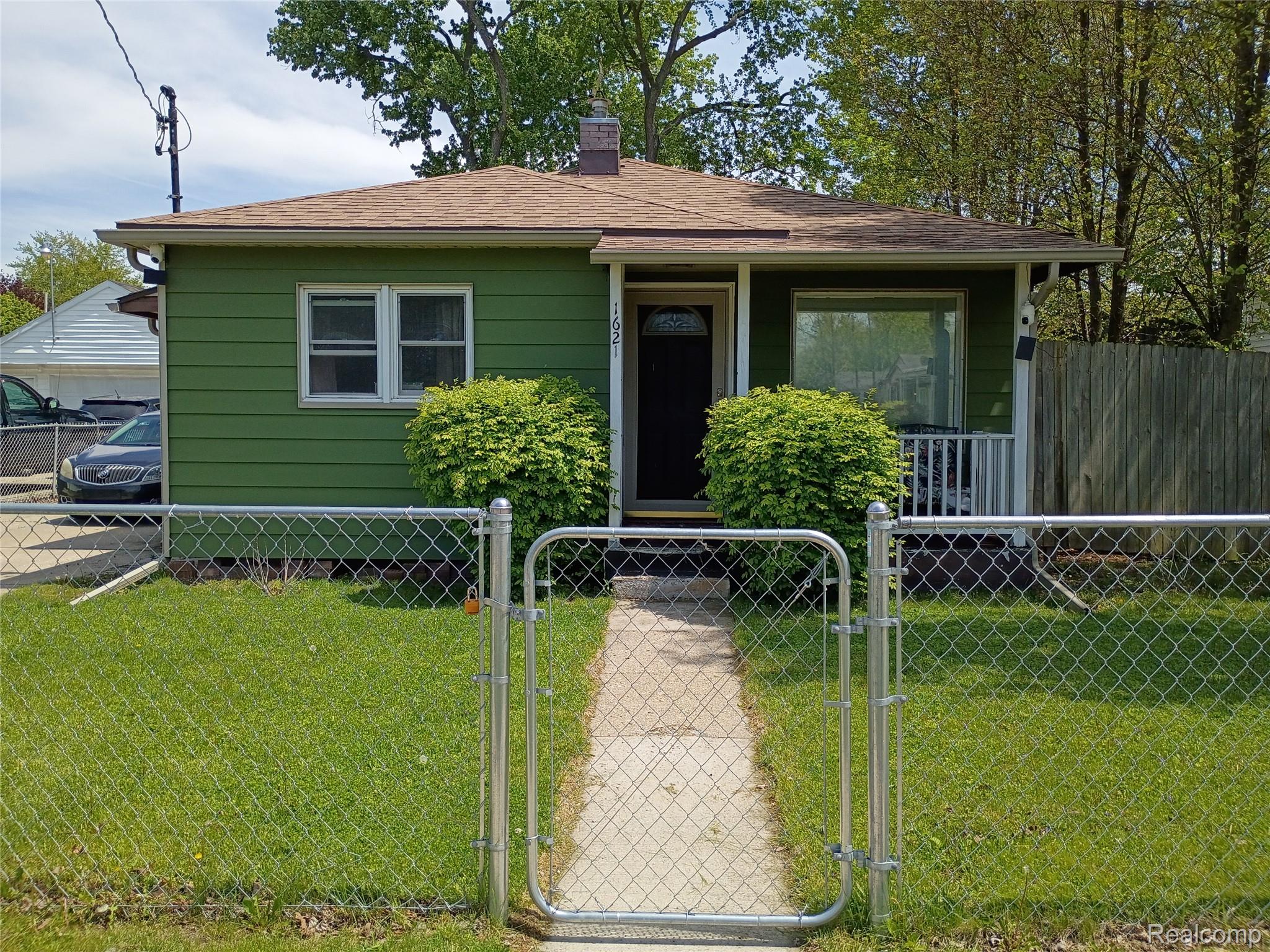 1621, Stocker, Flint, Michigan, 48503