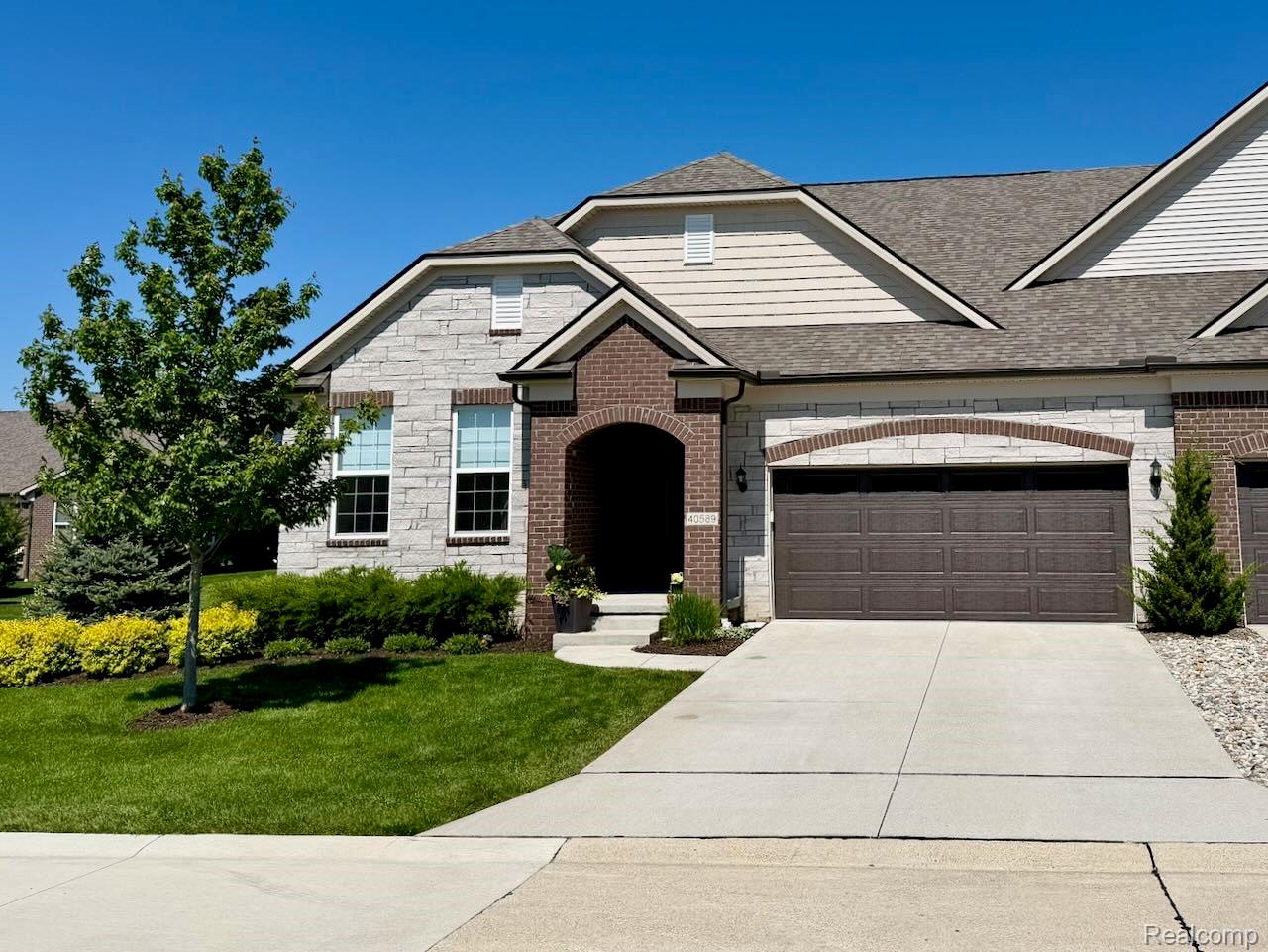 40589, Aster, Clinton Township, Michigan, 48036